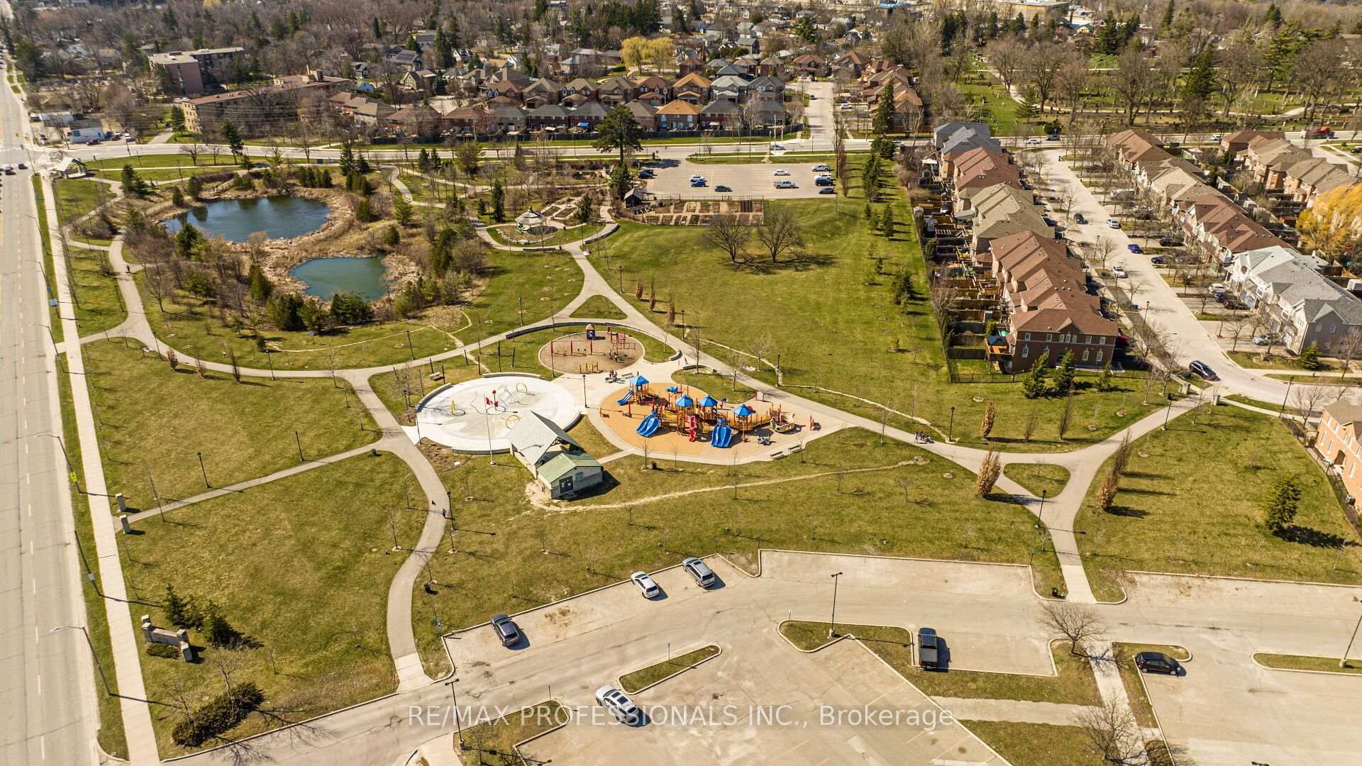 Photo 46 of 137 Dominion Gardens Drive, Halton Hills, Georgetown — HOMEH