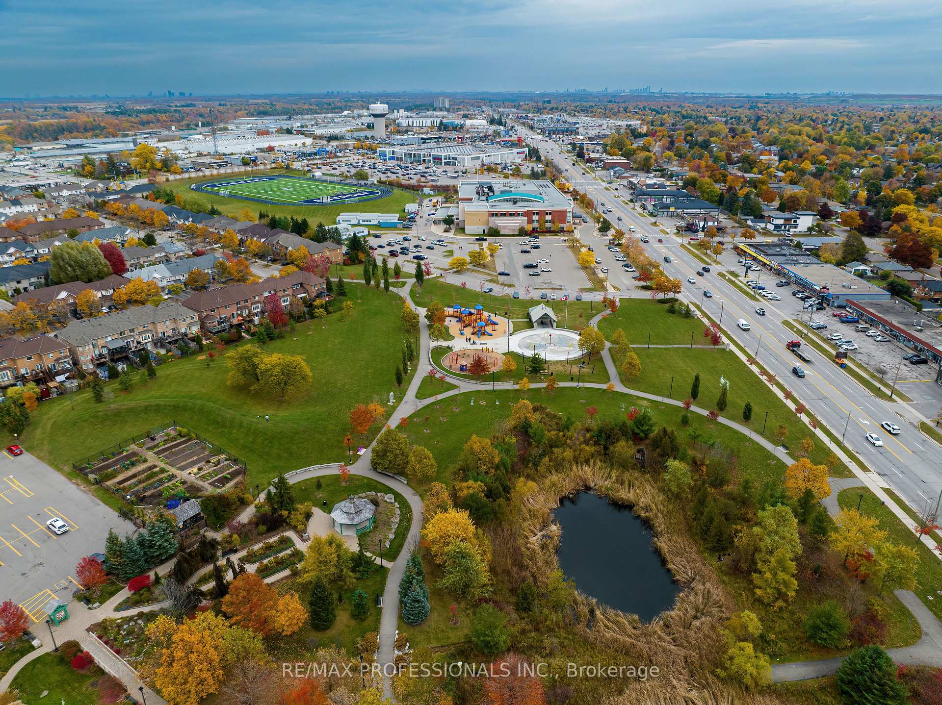Photo 48 of 137 Dominion Gardens Drive, Halton Hills, Georgetown — HOMEH