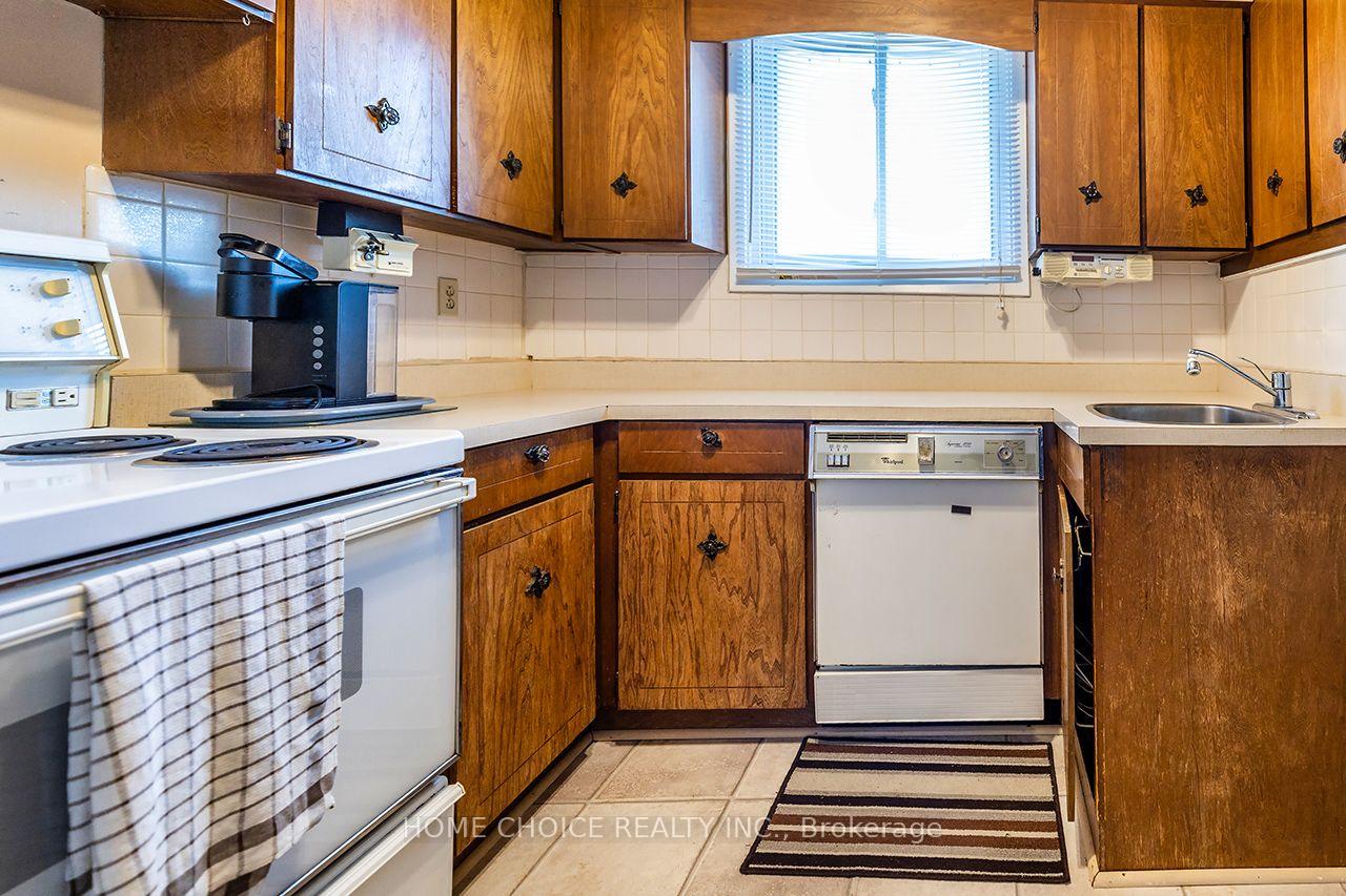 Photo 5 of 341 Rosedale Drive, Whitby, Downtown Whitby — HOMEH
