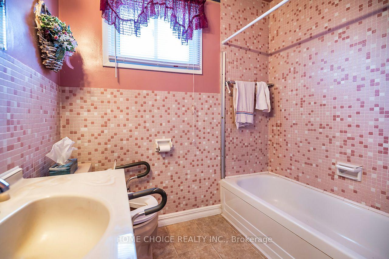 Photo 10 of 341 Rosedale Drive, Whitby, Downtown Whitby — HOMEH