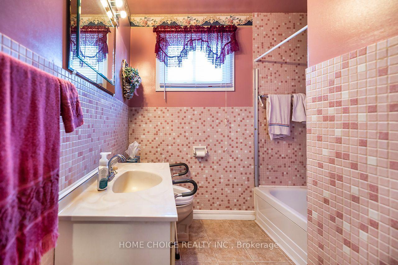 Photo 11 of 341 Rosedale Drive, Whitby, Downtown Whitby — HOMEH