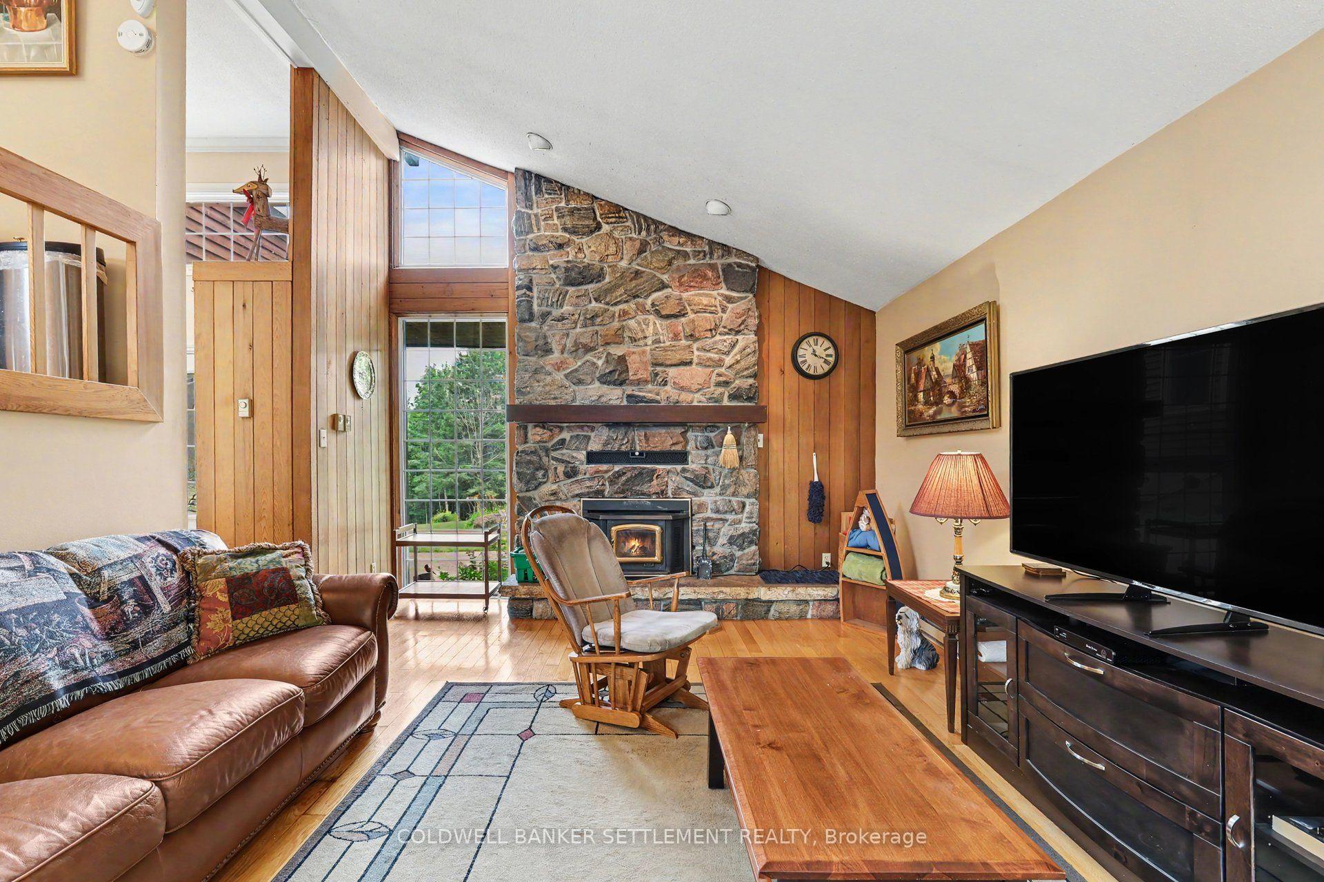 Photo 11 of 4277 Scotch Line Road, Tay Valley, Bathurst/Burgess & Sherbrooke (North Burgess) Twp — HOMEH