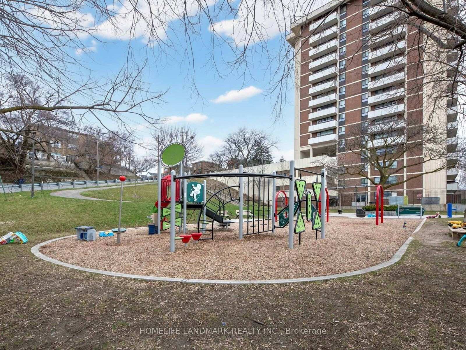 Photo 2 of Unit 107, 541 Blackthorn Avenue, Toronto, Keelesdale-Eglinton West — HOMEH