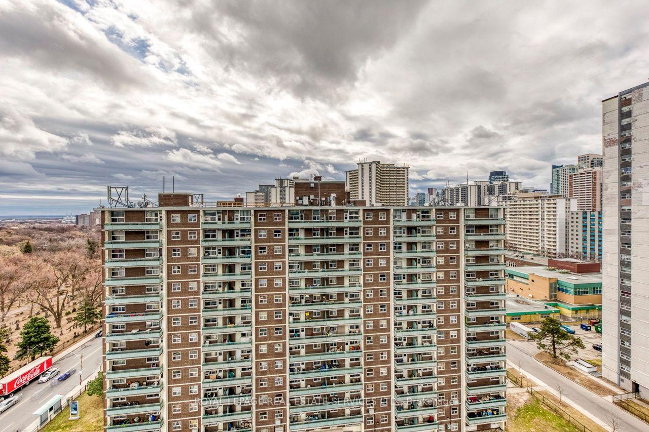 Photo 29 of Unit 1320, 585 Bloor Street E, Toronto, North St. James Town — HOMEH