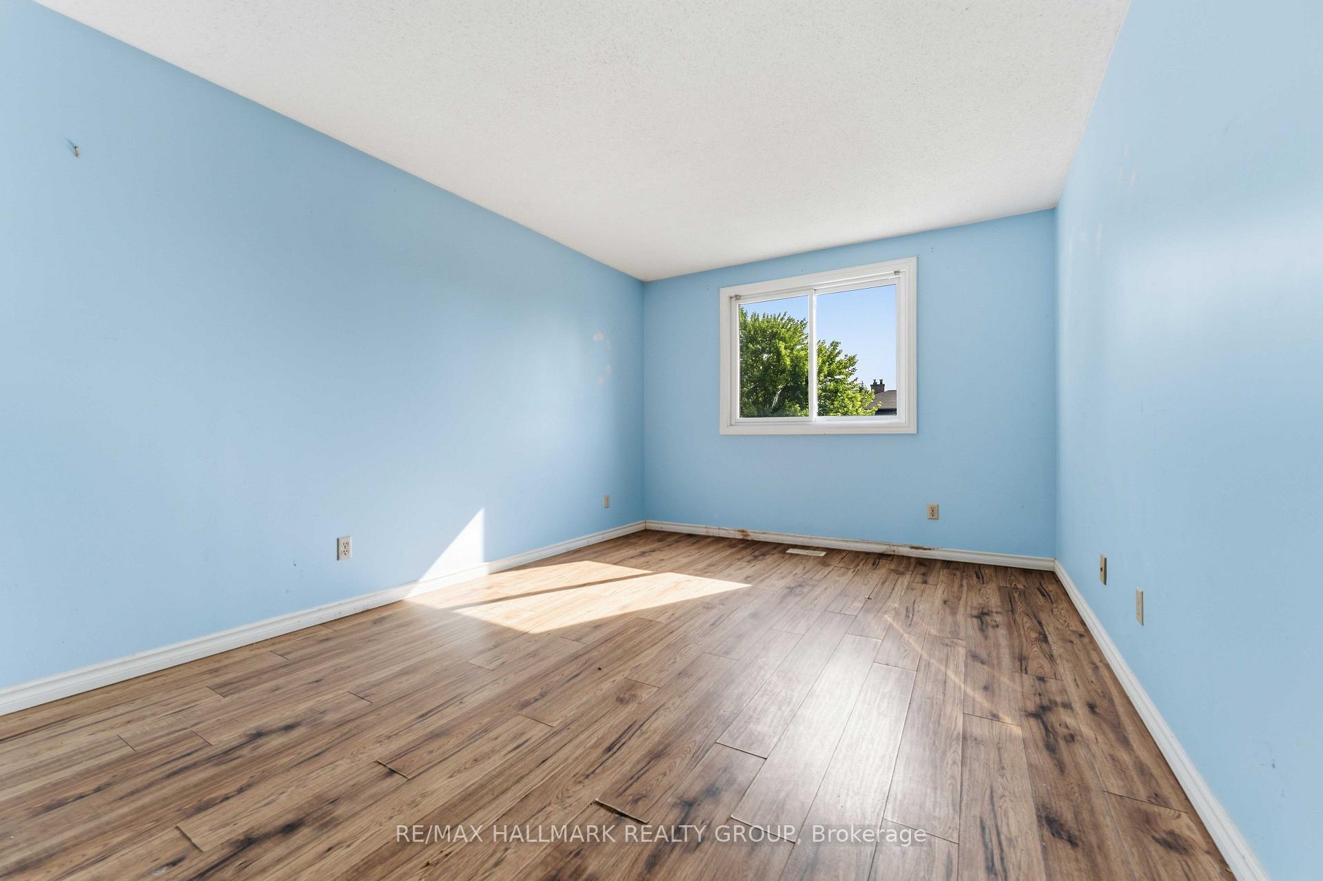 Photo 23 of 1093 St-Emmanuel Terrace, Ottawa, Convent Glen North — HOMEH