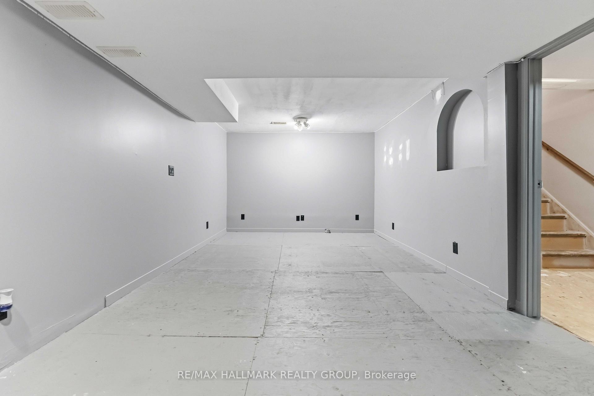 Photo 28 of 1093 St-Emmanuel Terrace, Ottawa, Convent Glen North — HOMEH