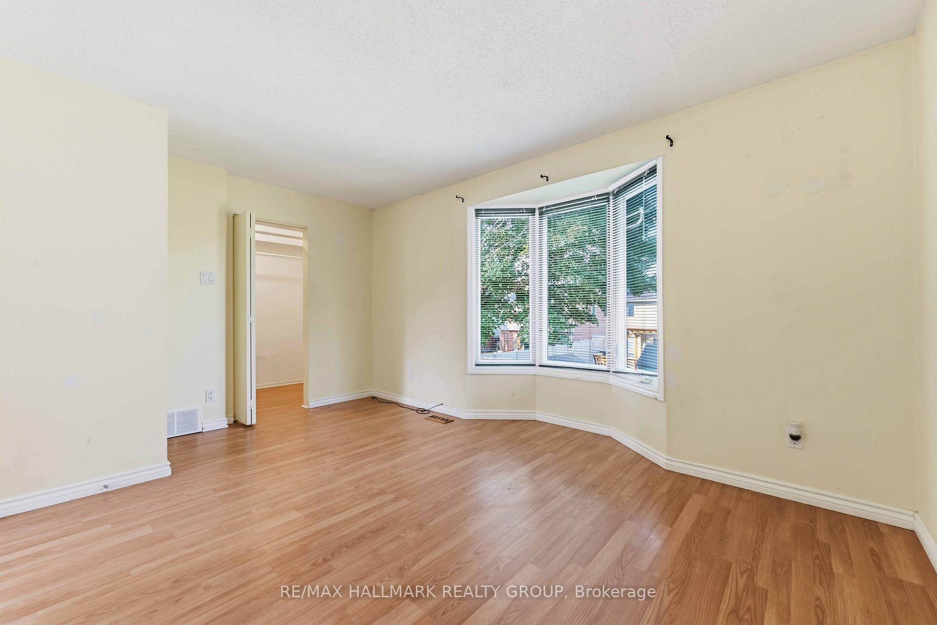 Photo 15 of Unit B, 1506 Beaverpond Drive, Ottawa, Pineview — HOMEH