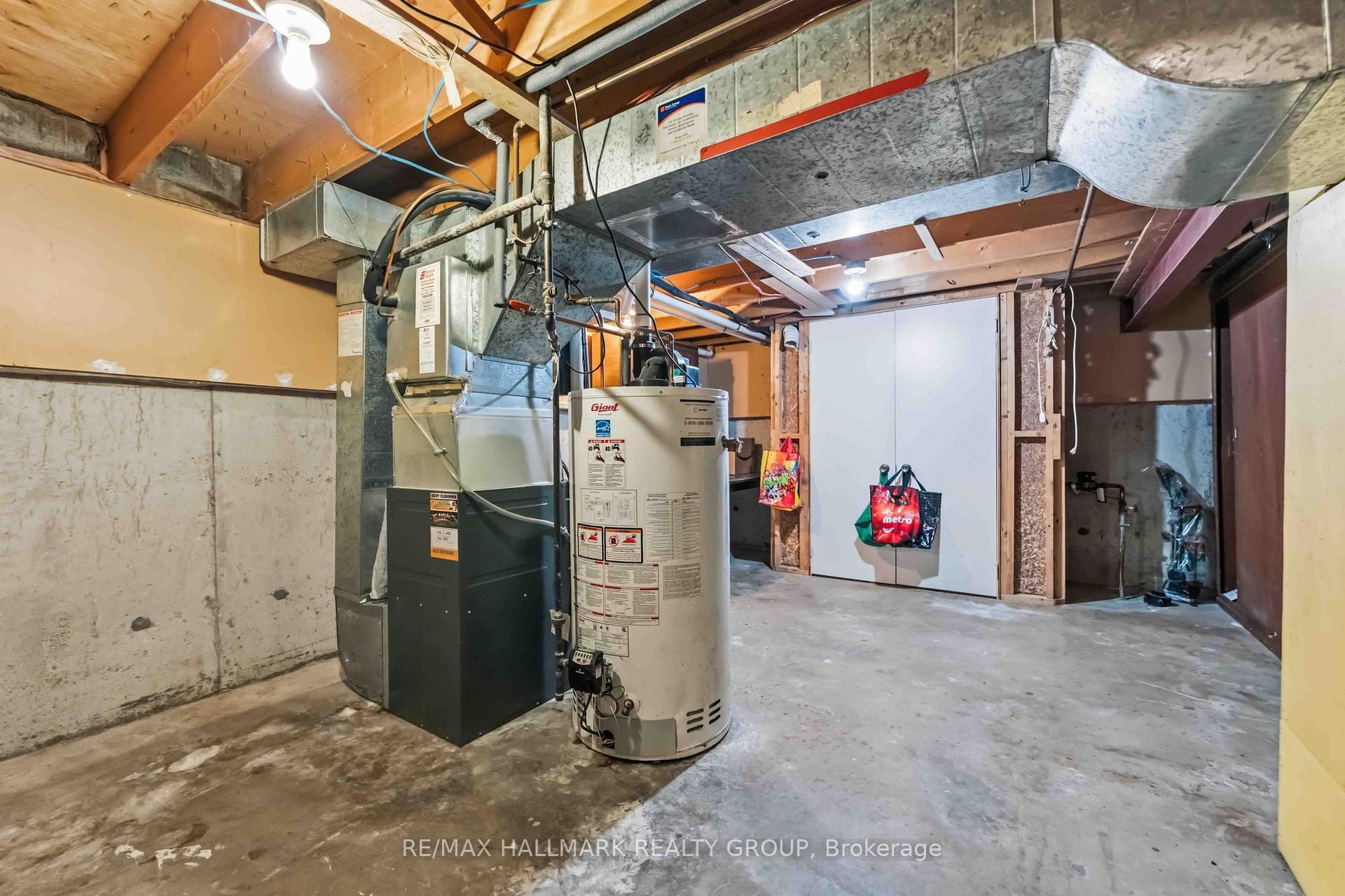 Photo 24 of Unit B, 1506 Beaverpond Drive, Ottawa, Pineview — HOMEH