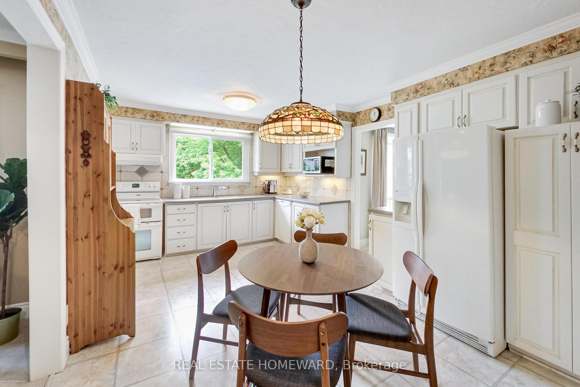 Photo 16 of 3 Emmeloord Crescent, Markham, Unionville — HOMEH