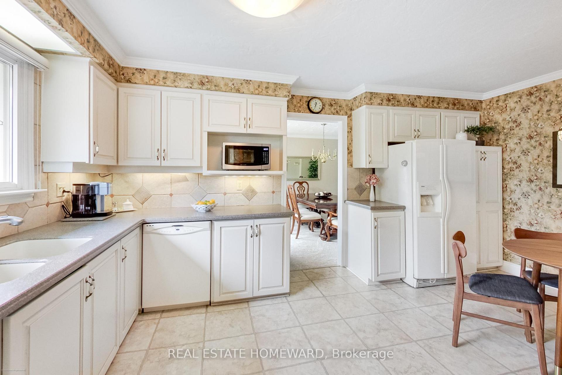 Photo 18 of 3 Emmeloord Crescent, Markham, Unionville — HOMEH