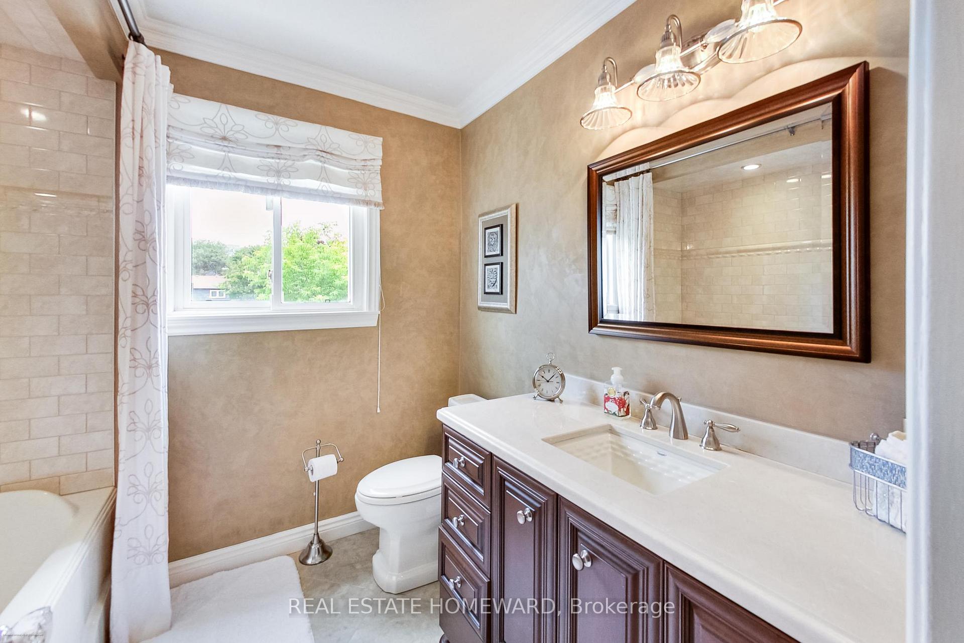Photo 29 of 3 Emmeloord Crescent, Markham, Unionville — HOMEH