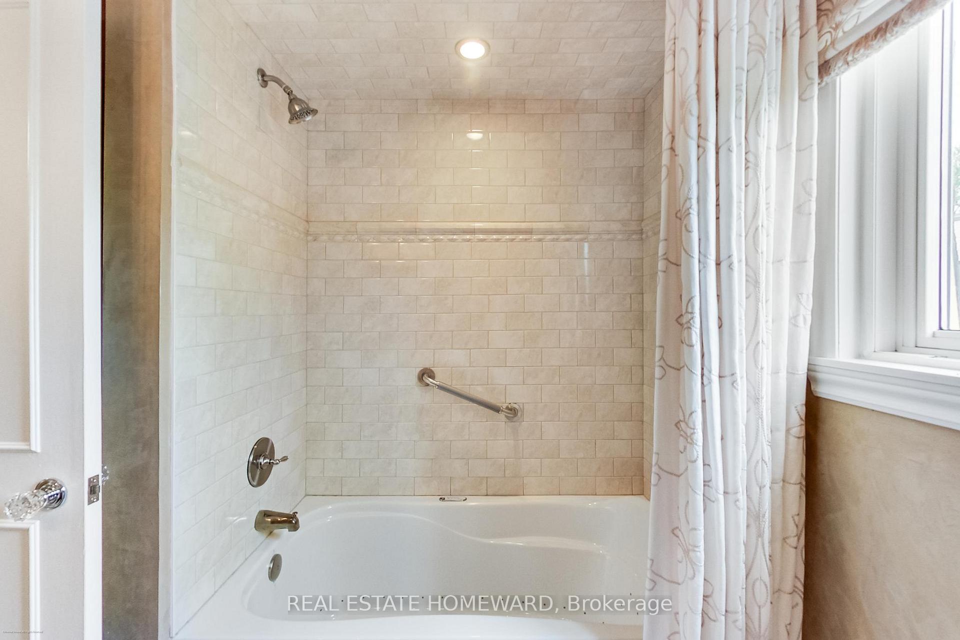 Photo 30 of 3 Emmeloord Crescent, Markham, Unionville — HOMEH