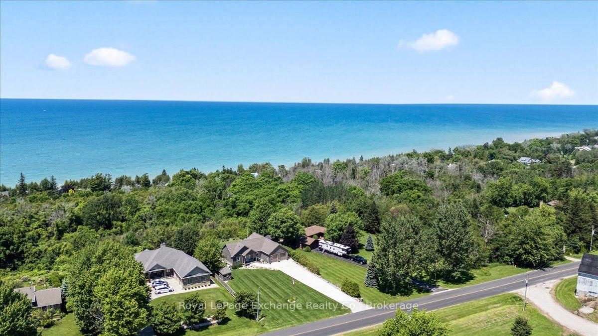 Photo 3 of 810 Lake Range Drive, Huron-Kinloss — HOMEH