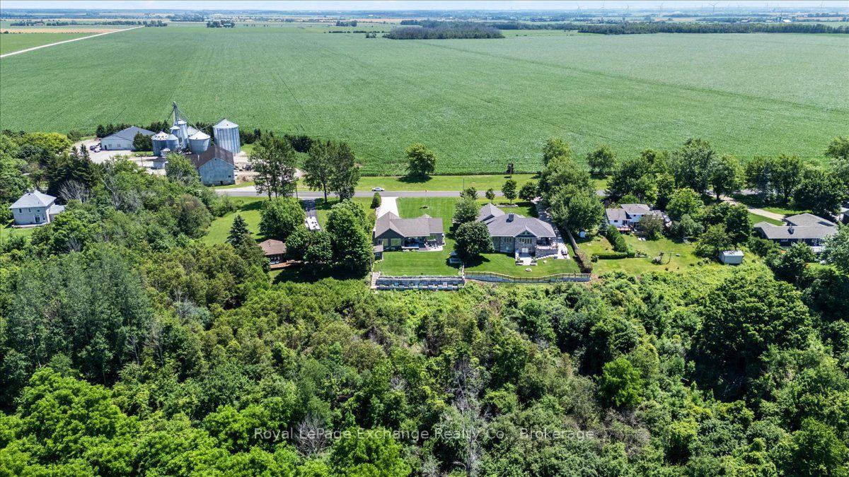 Photo 5 of 810 Lake Range Drive, Huron-Kinloss — HOMEH