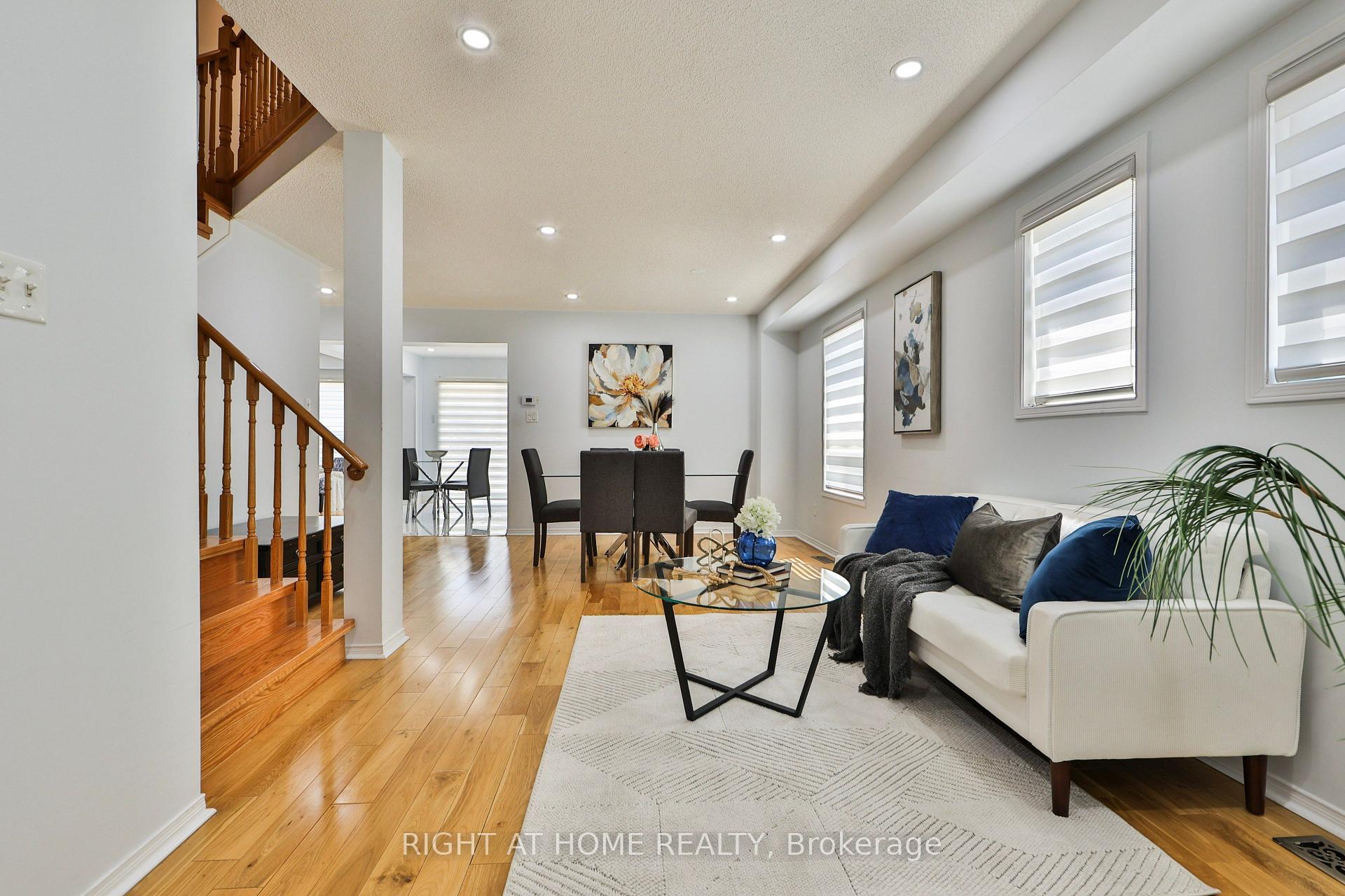 Photo 6 of 3 Silverbell Court, Brampton, Fletcher's Meadow — HOMEH