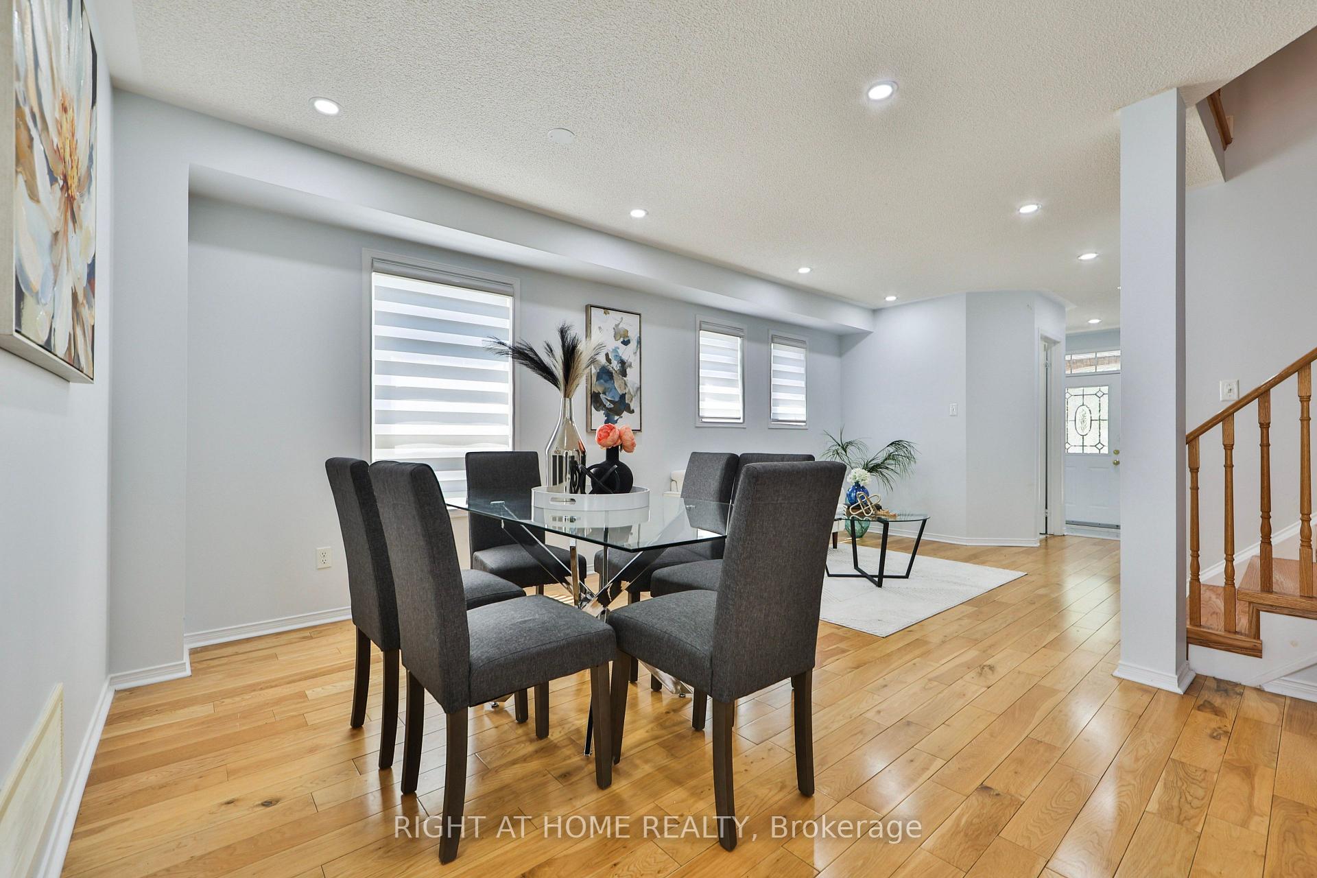 Photo 7 of 3 Silverbell Court, Brampton, Fletcher's Meadow — HOMEH