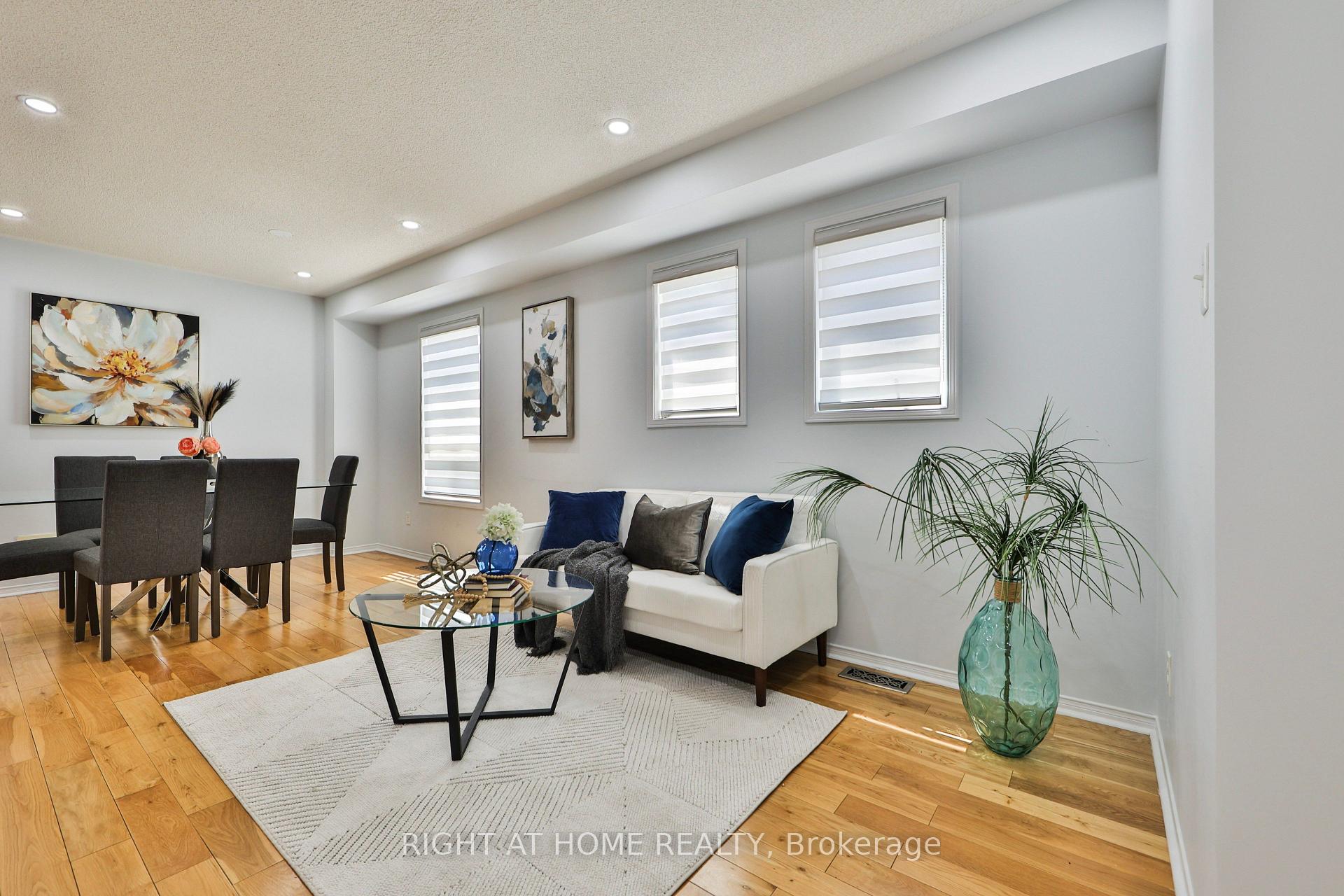 Photo 9 of 3 Silverbell Court, Brampton, Fletcher's Meadow — HOMEH