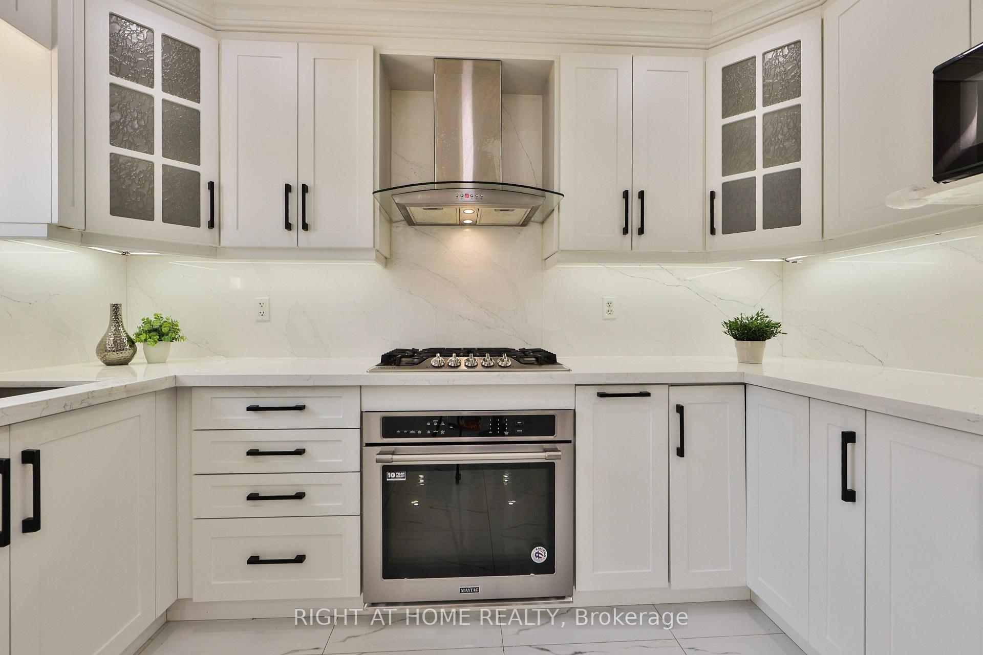 Photo 15 of 3 Silverbell Court, Brampton, Fletcher's Meadow — HOMEH