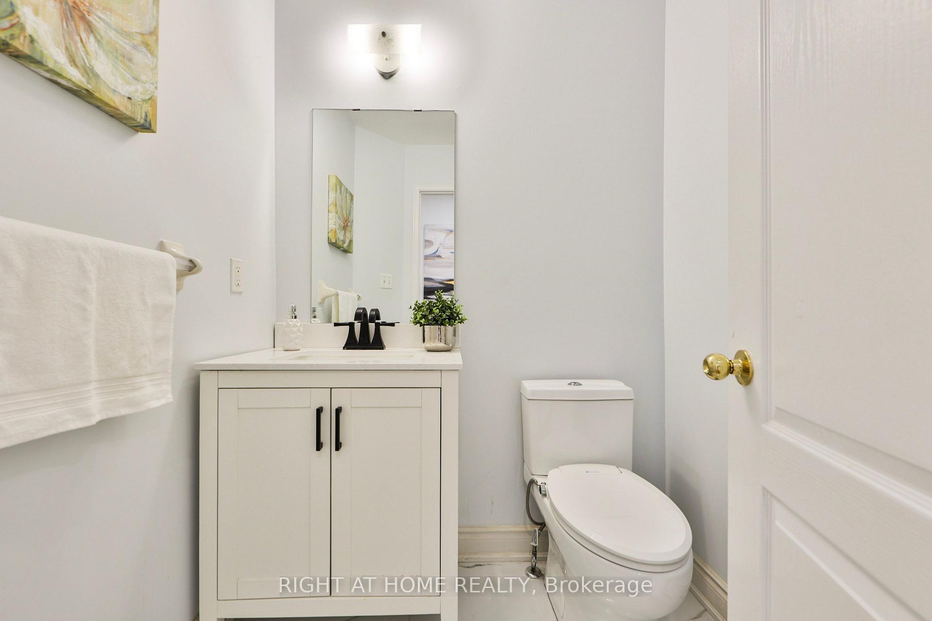Photo 18 of 3 Silverbell Court, Brampton, Fletcher's Meadow — HOMEH