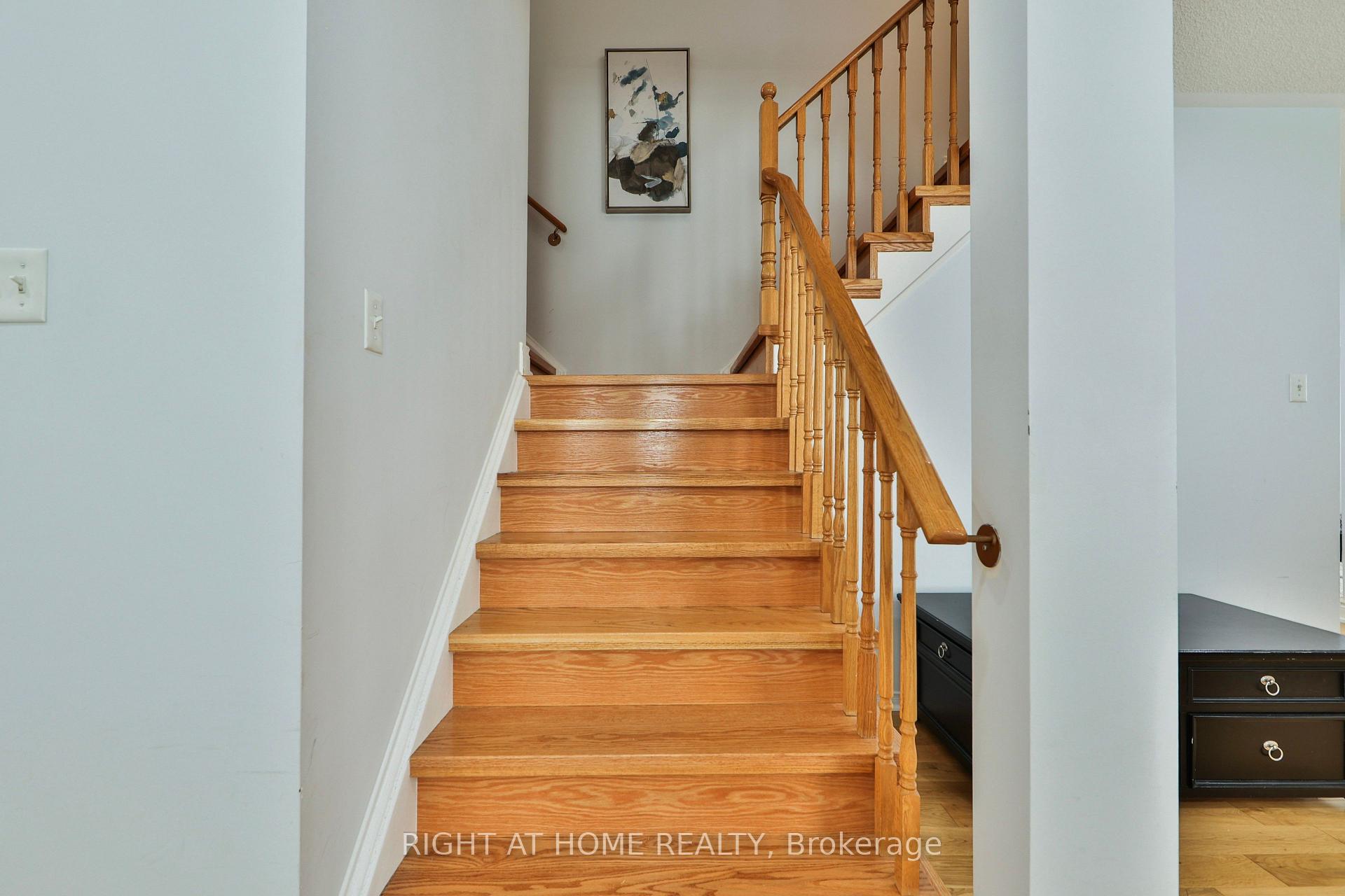 Photo 19 of 3 Silverbell Court, Brampton, Fletcher's Meadow — HOMEH