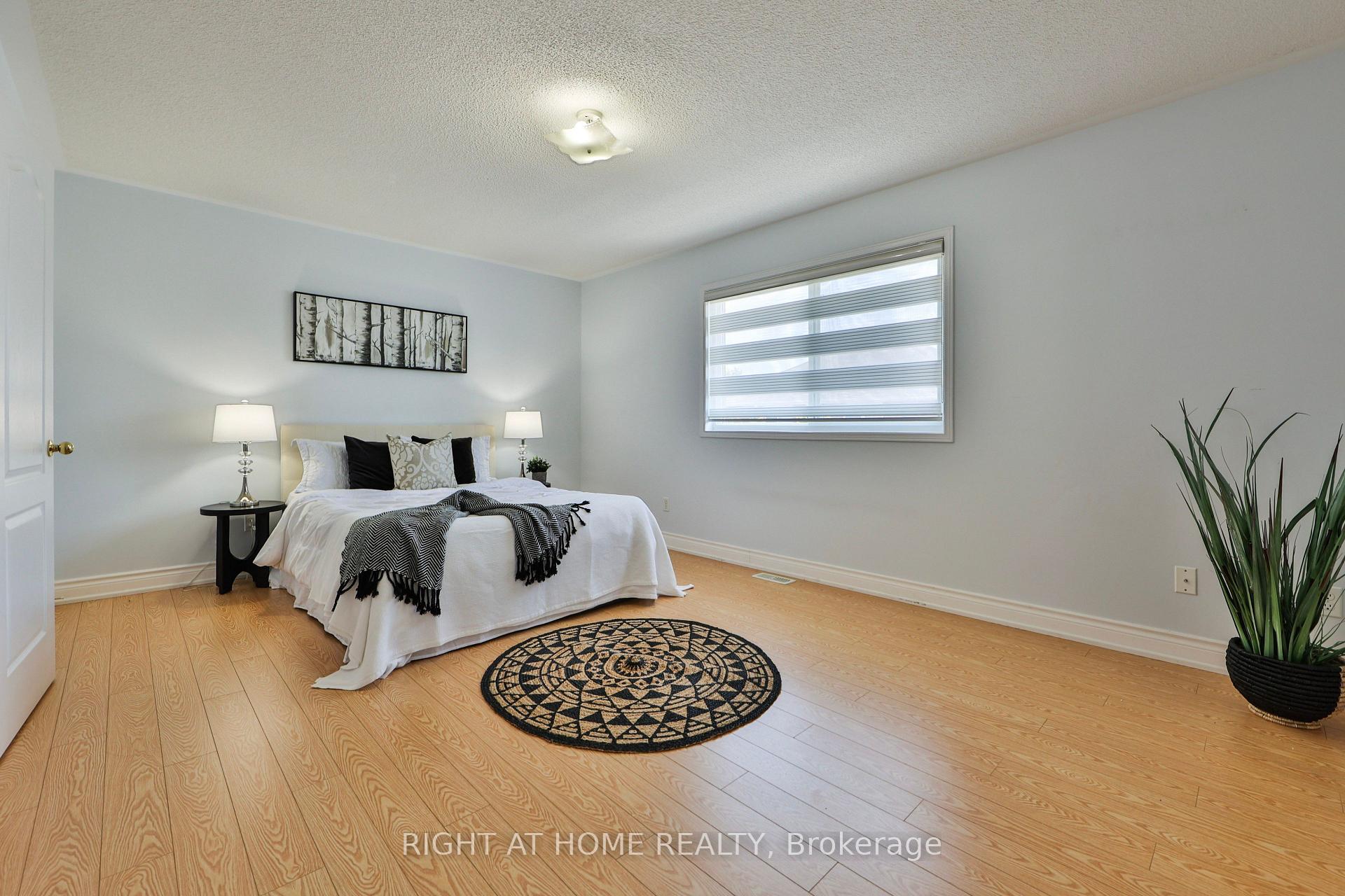 Photo 20 of 3 Silverbell Court, Brampton, Fletcher's Meadow — HOMEH