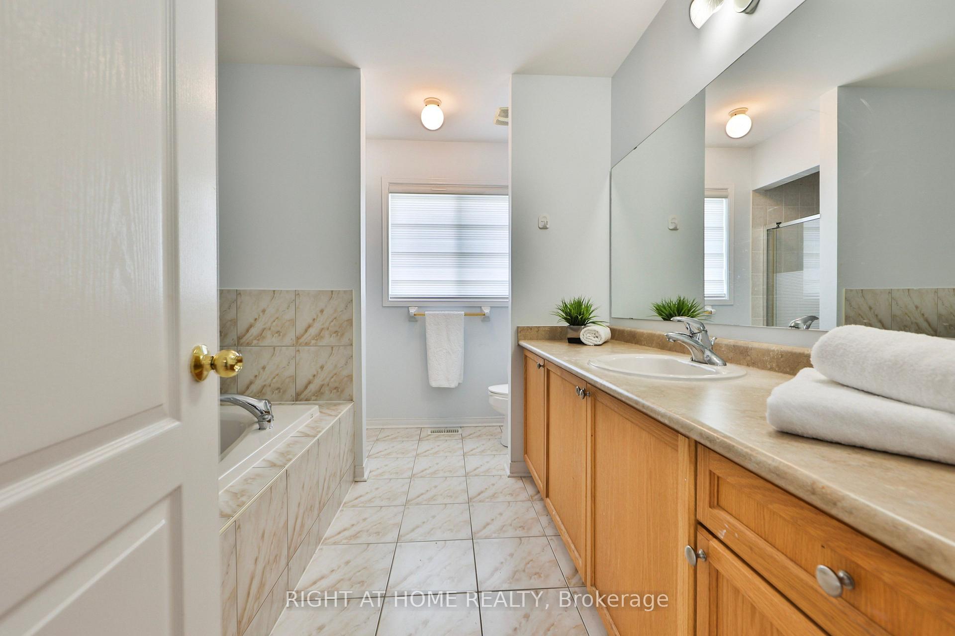 Photo 22 of 3 Silverbell Court, Brampton, Fletcher's Meadow — HOMEH