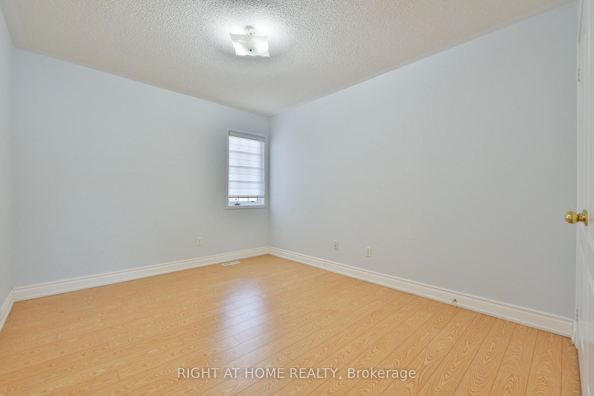 Photo 24 of 3 Silverbell Court, Brampton, Fletcher's Meadow — HOMEH