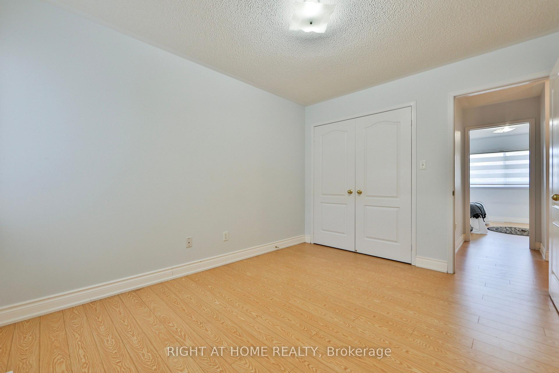 Photo 25 of 3 Silverbell Court, Brampton, Fletcher's Meadow — HOMEH