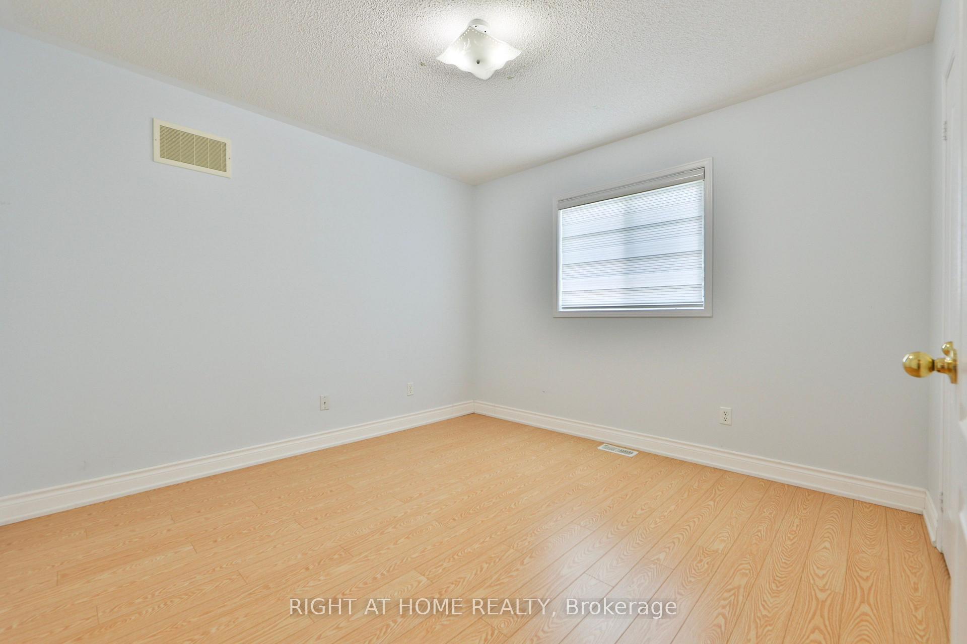 Photo 27 of 3 Silverbell Court, Brampton, Fletcher's Meadow — HOMEH