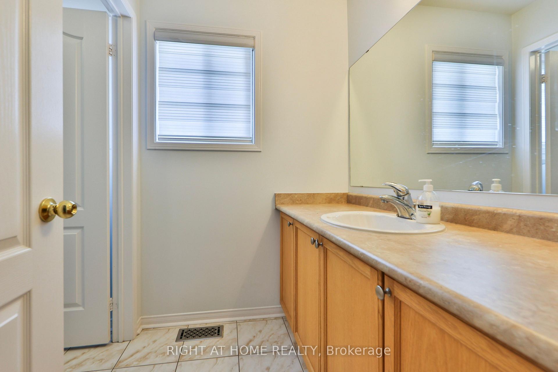 Photo 29 of 3 Silverbell Court, Brampton, Fletcher's Meadow — HOMEH