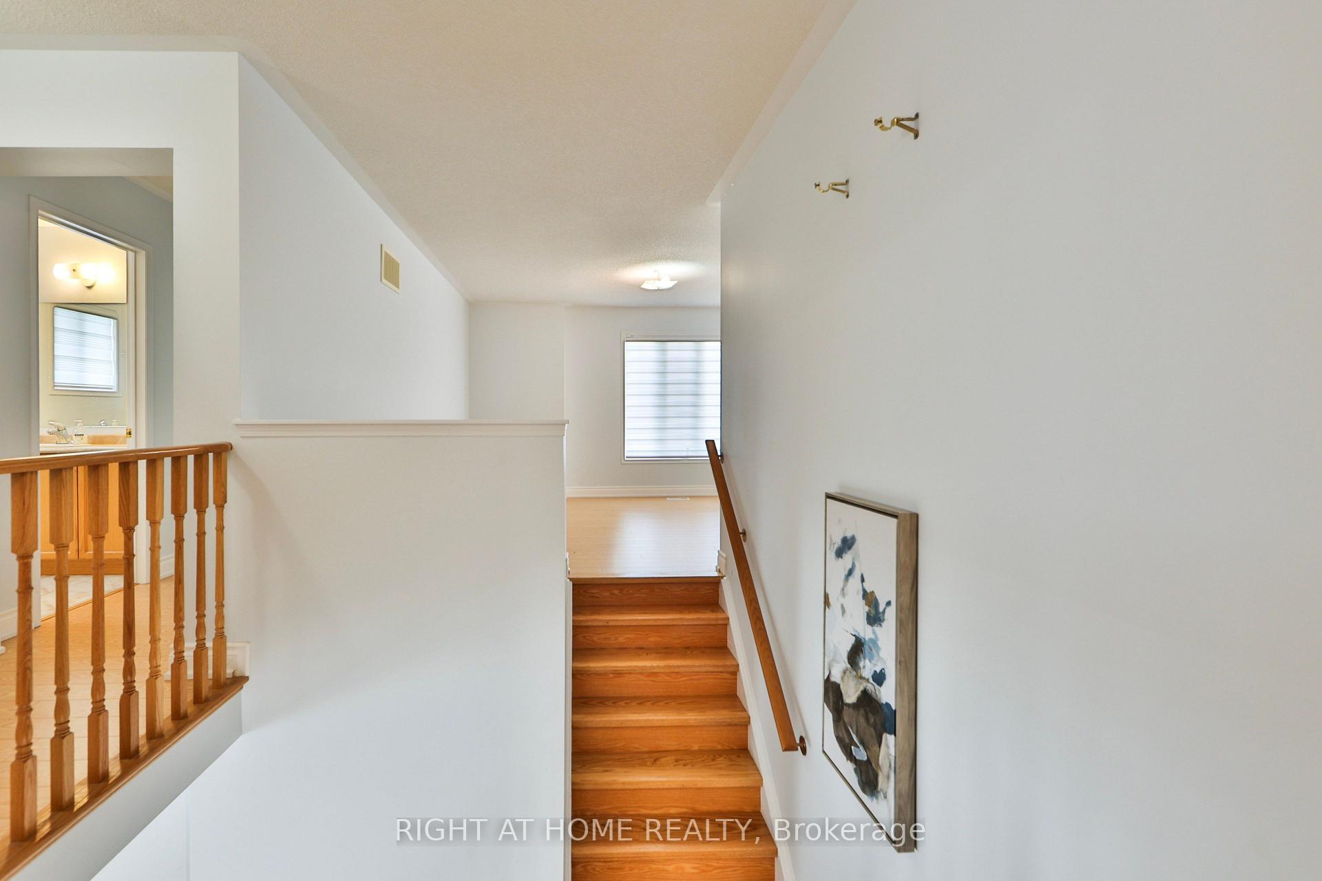 Photo 33 of 3 Silverbell Court, Brampton, Fletcher's Meadow — HOMEH