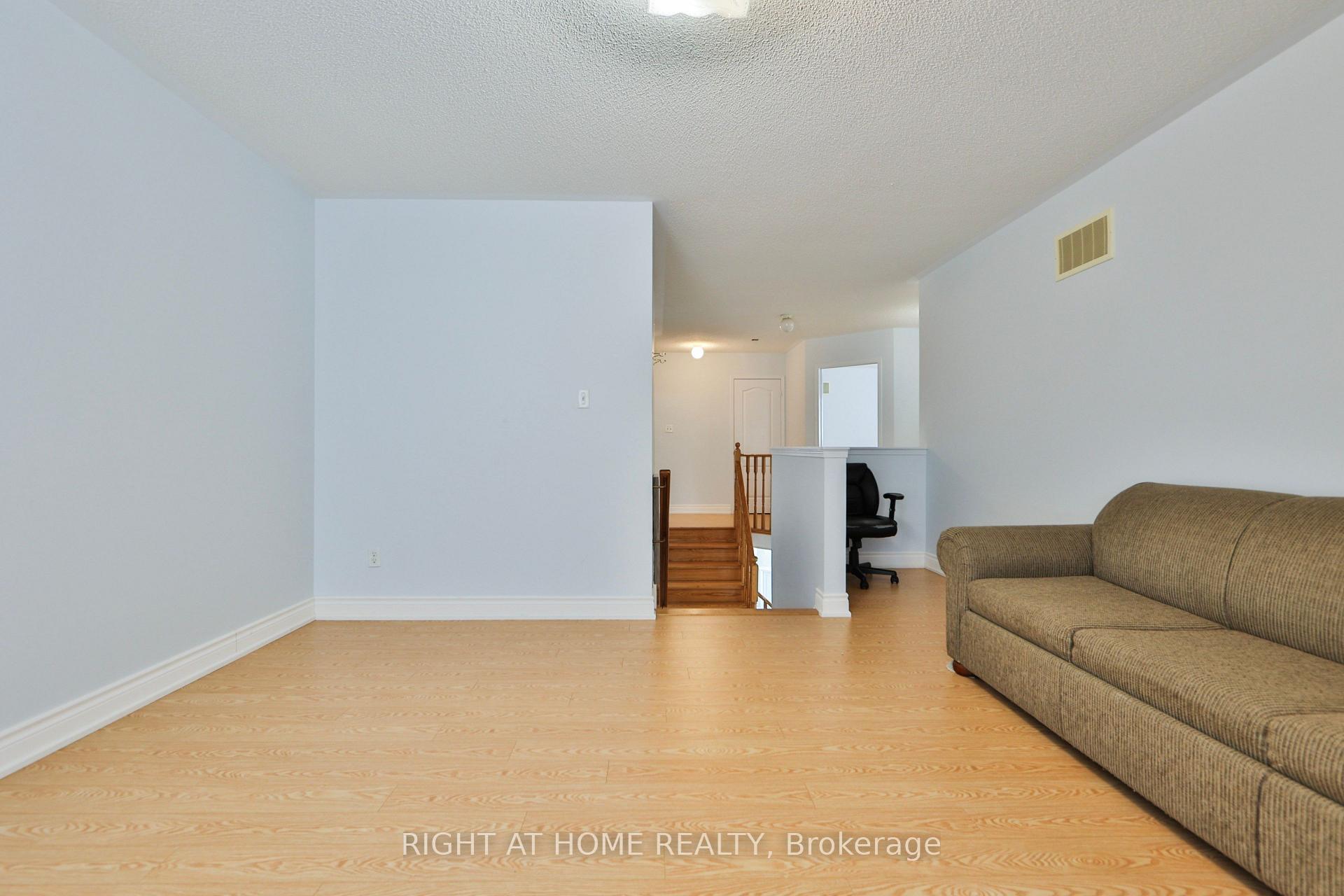 Photo 36 of 3 Silverbell Court, Brampton, Fletcher's Meadow — HOMEH