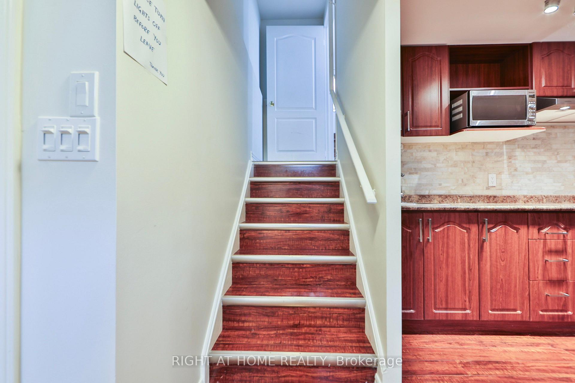 Photo 37 of 3 Silverbell Court, Brampton, Fletcher's Meadow — HOMEH