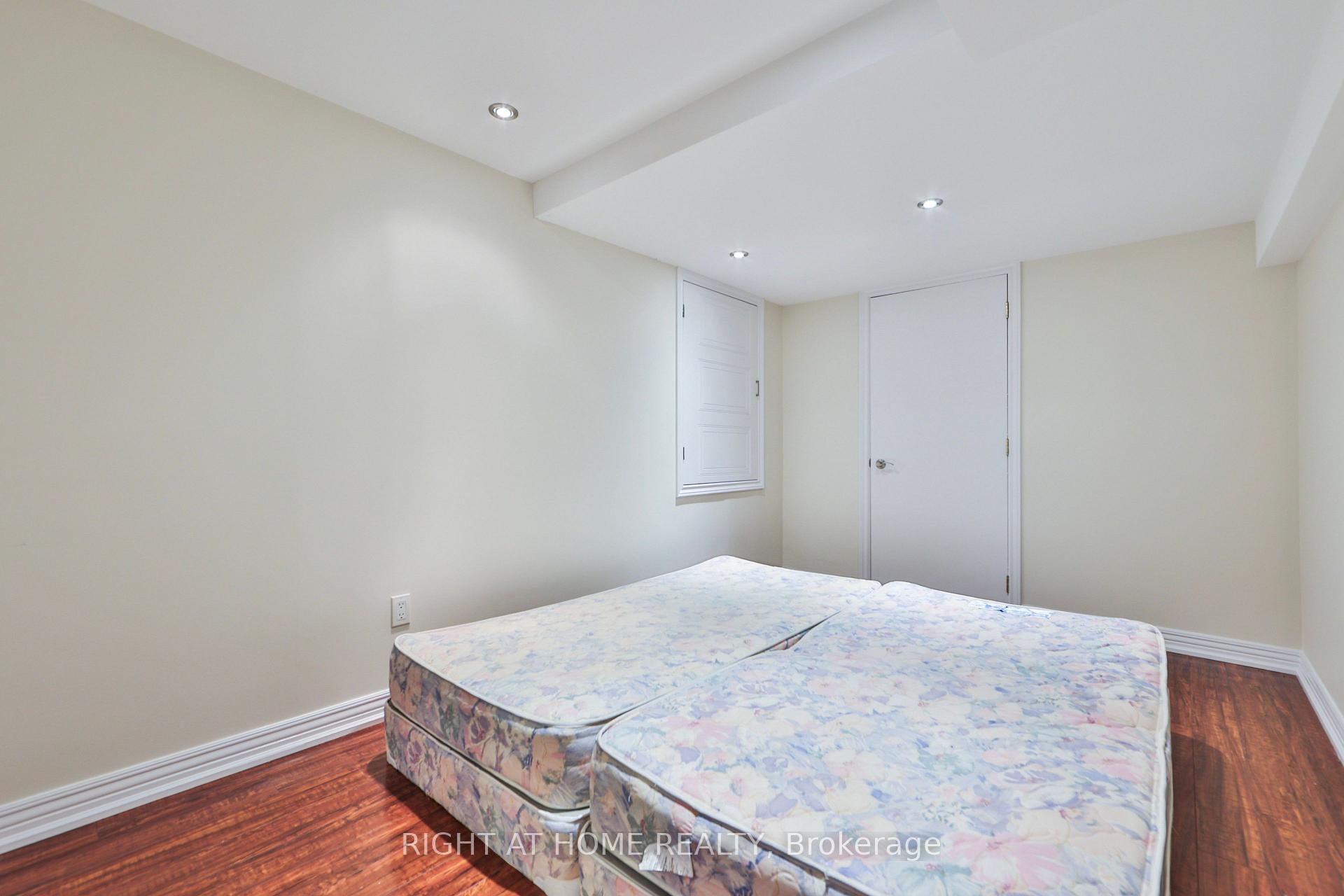 Photo 40 of 3 Silverbell Court, Brampton, Fletcher's Meadow — HOMEH