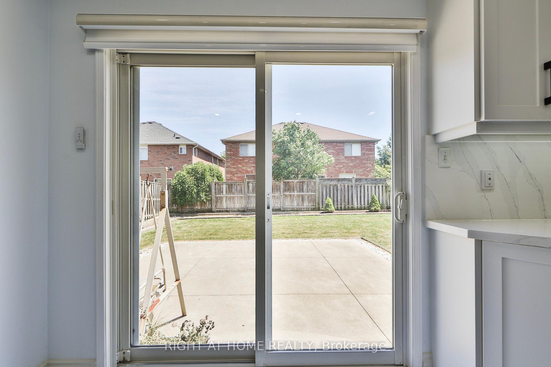 Photo 46 of 3 Silverbell Court, Brampton, Fletcher's Meadow — HOMEH