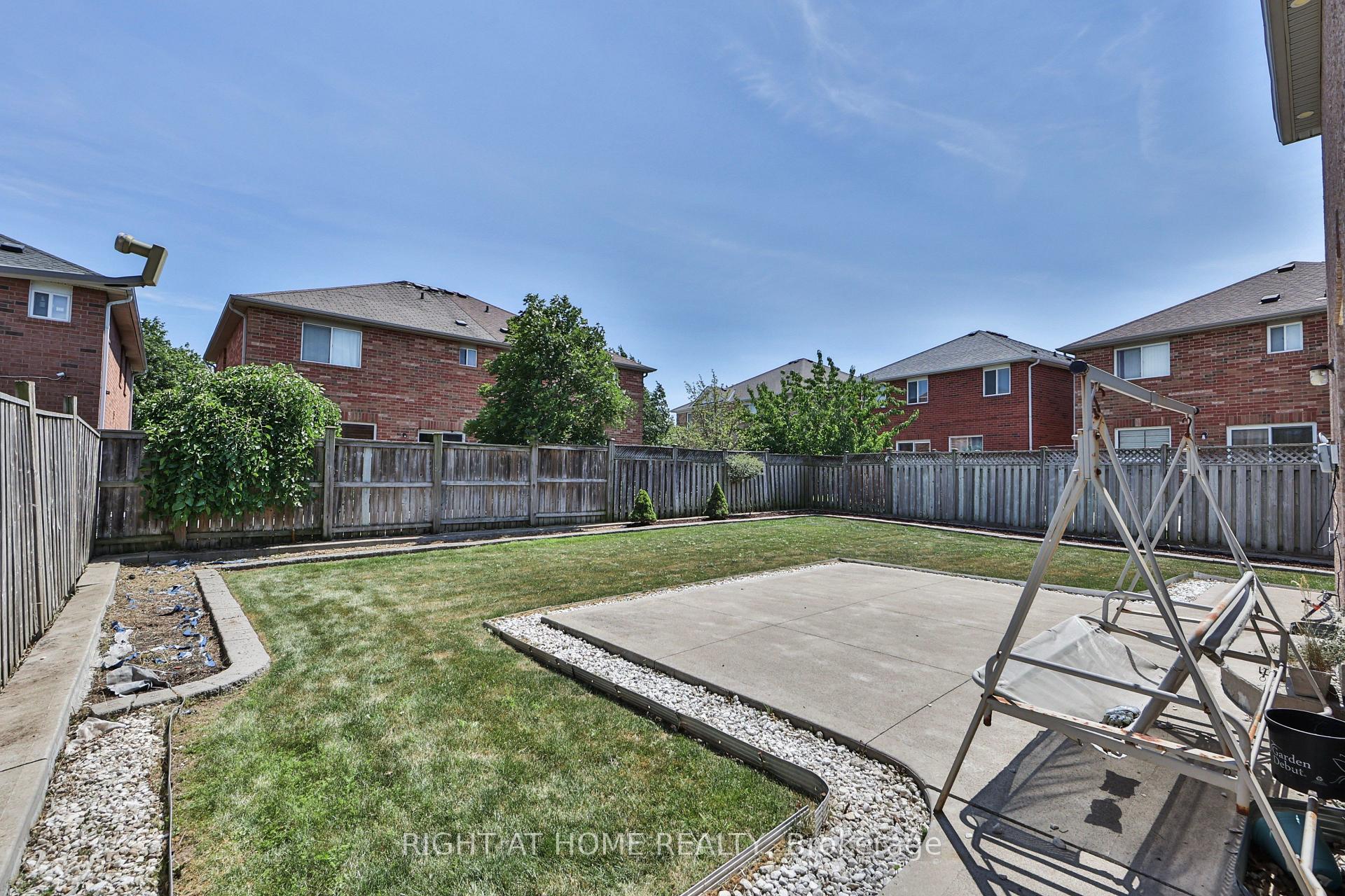 Photo 49 of 3 Silverbell Court, Brampton, Fletcher's Meadow — HOMEH
