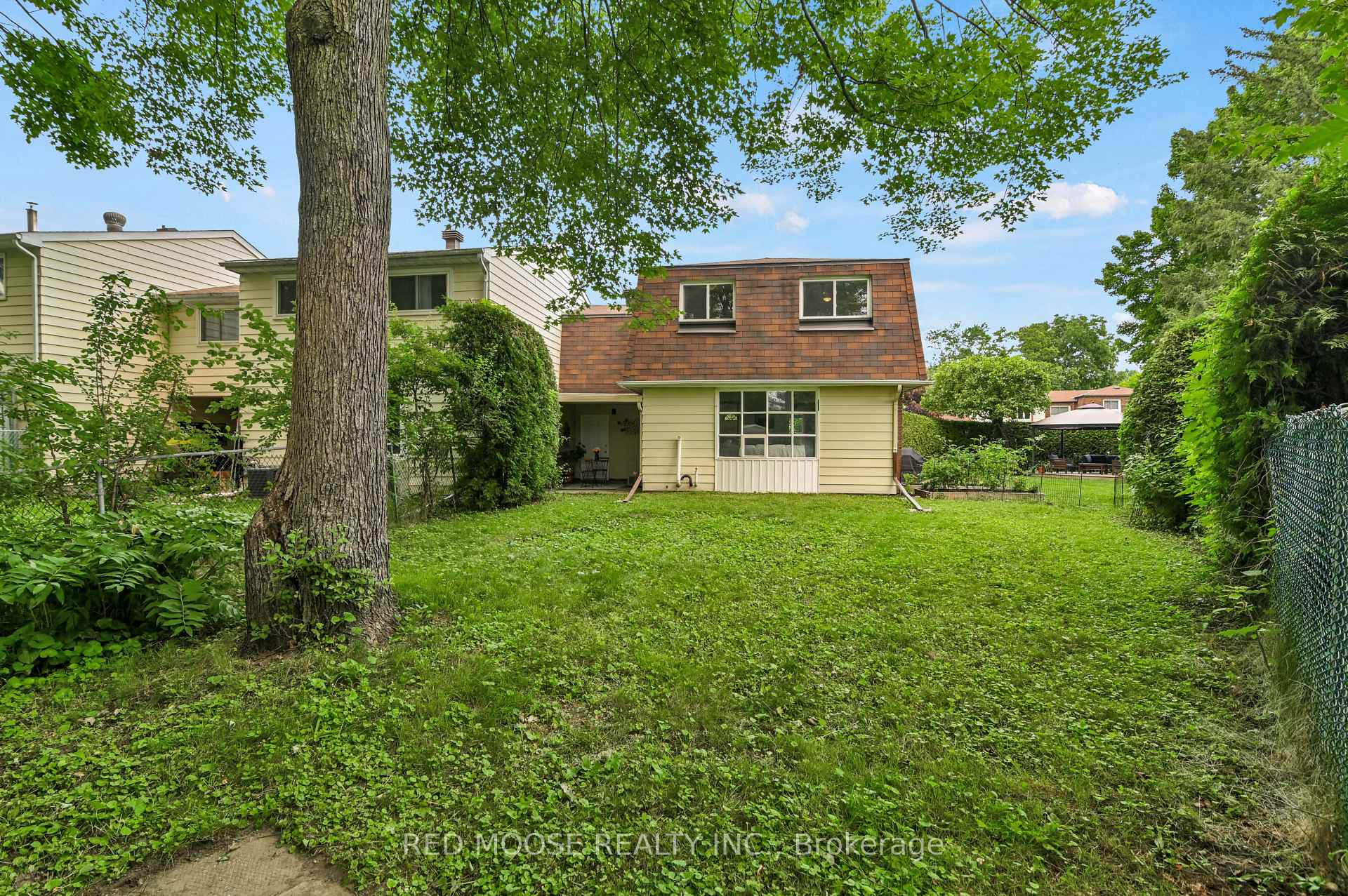 Photo 31 of 67 Valewood Crescent, Ottawa, Blackburn Hamlet — HOMEH