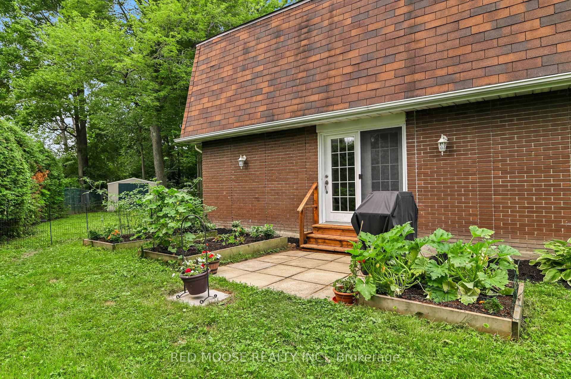 Photo 33 of 67 Valewood Crescent, Ottawa, Blackburn Hamlet — HOMEH