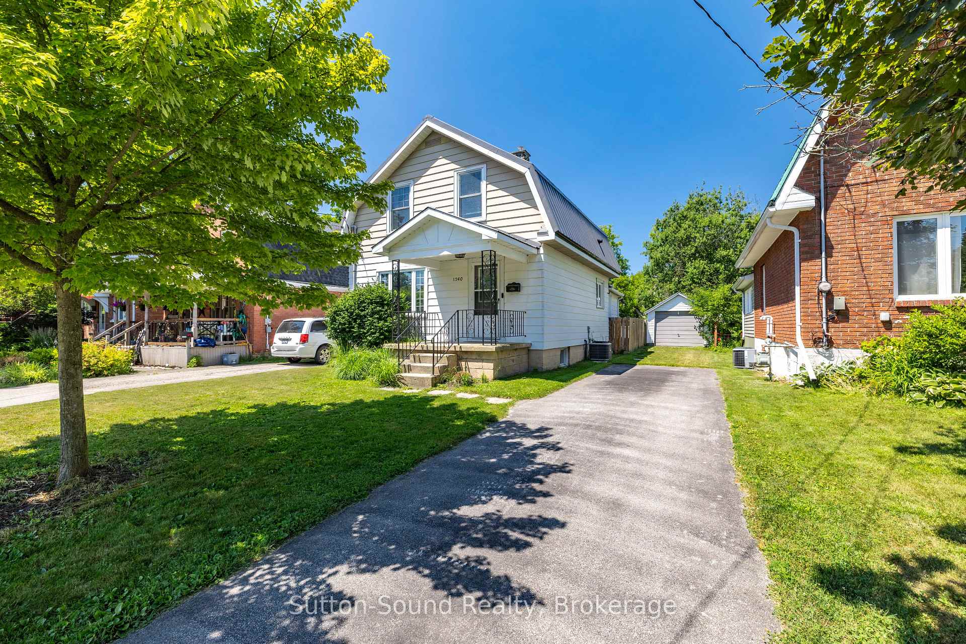 Front of 1540 5th Avenue W