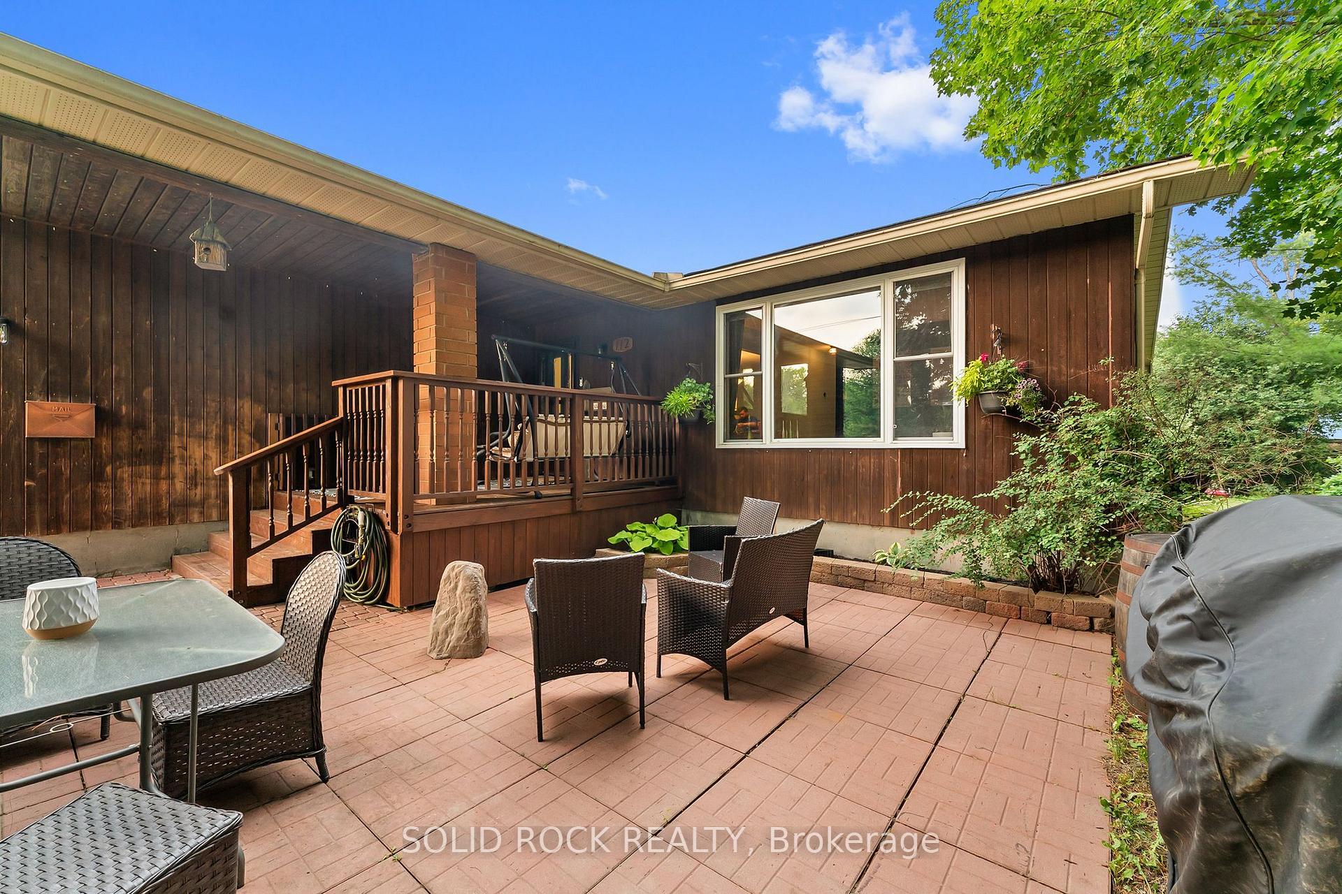 Photo 2 of 112 Kedey Street, Ottawa, Fitzroy — HOMEH
