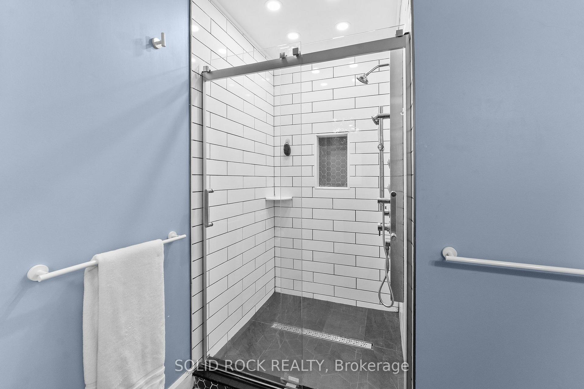 Photo 15 of 112 Kedey Street, Ottawa, Fitzroy — HOMEH