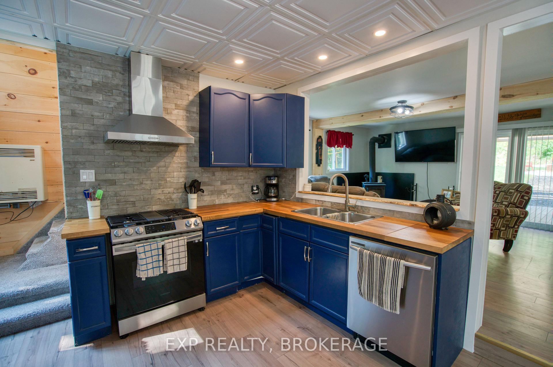 Photo 6 of 1427 Lewis Road, Frontenac, Frontenac Centre — HOMEH