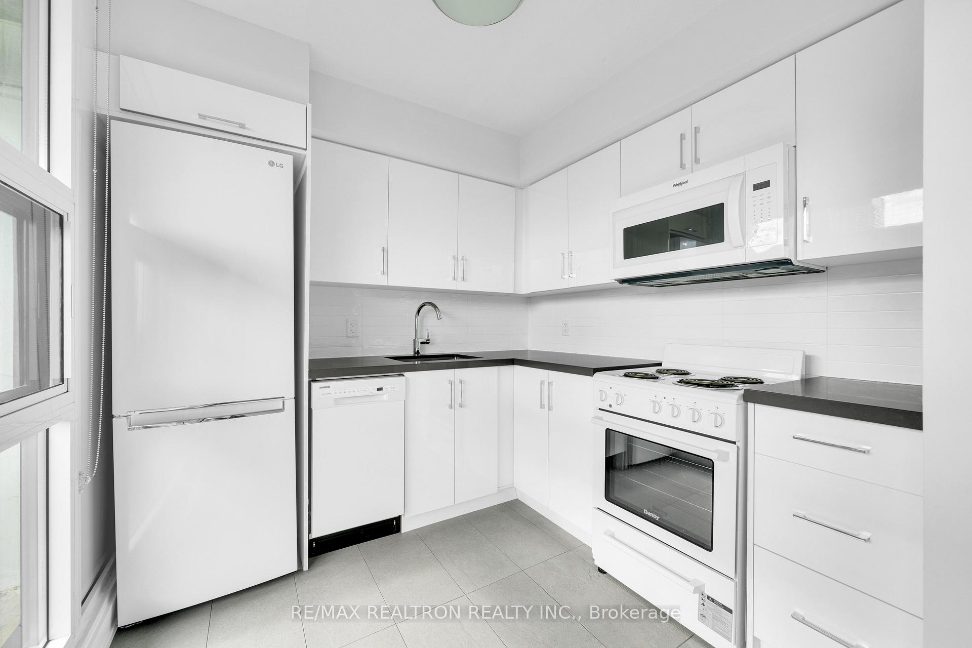 Photo 6 of Unit 316, 33 Isabella Street, Toronto, Church-Yonge Corridor — HOMEH