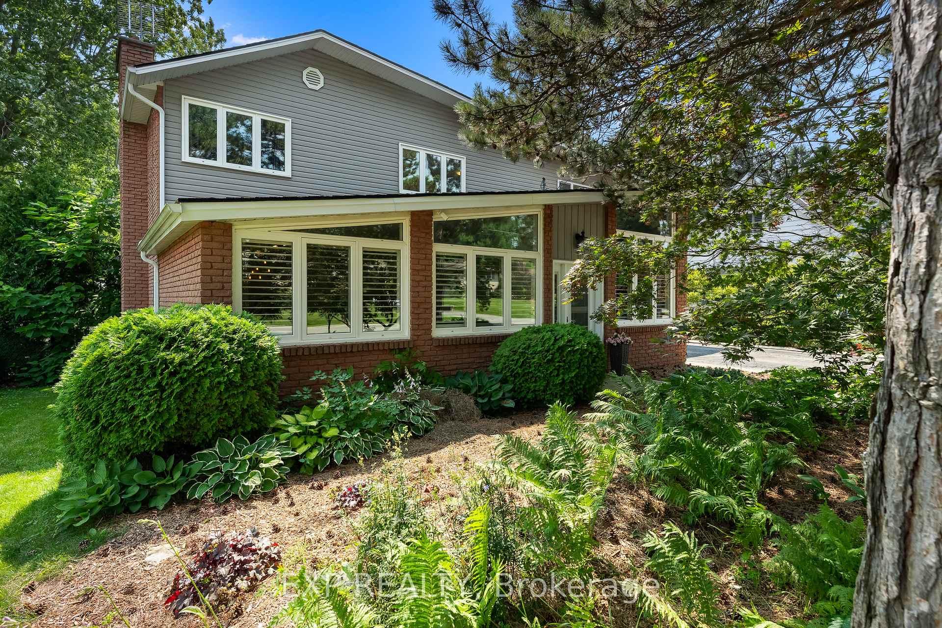 Photo 2 of 9 Stella Street, Pelham, Fonthill — HOMEH