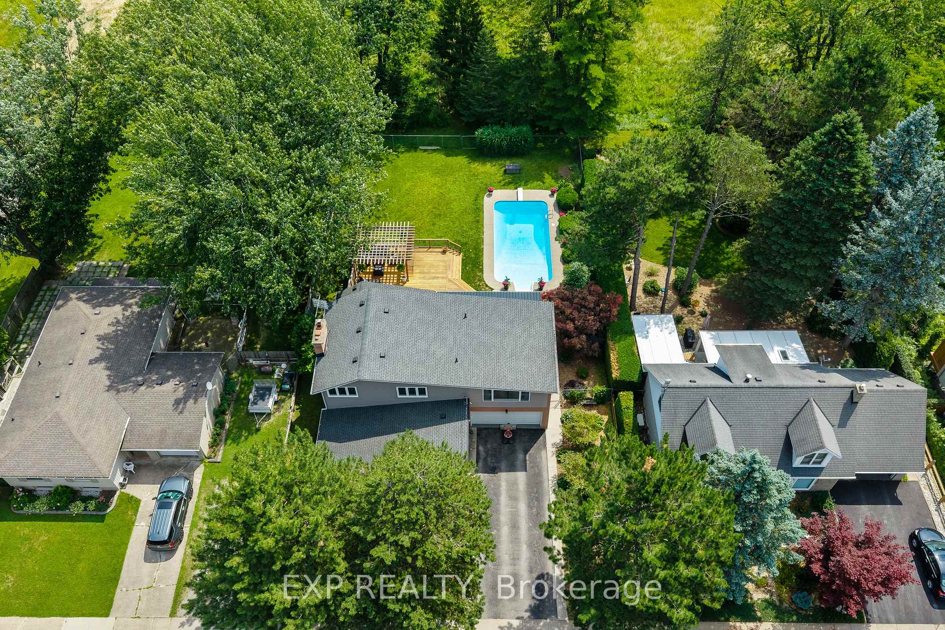Photo 3 of 9 Stella Street, Pelham, Fonthill — HOMEH