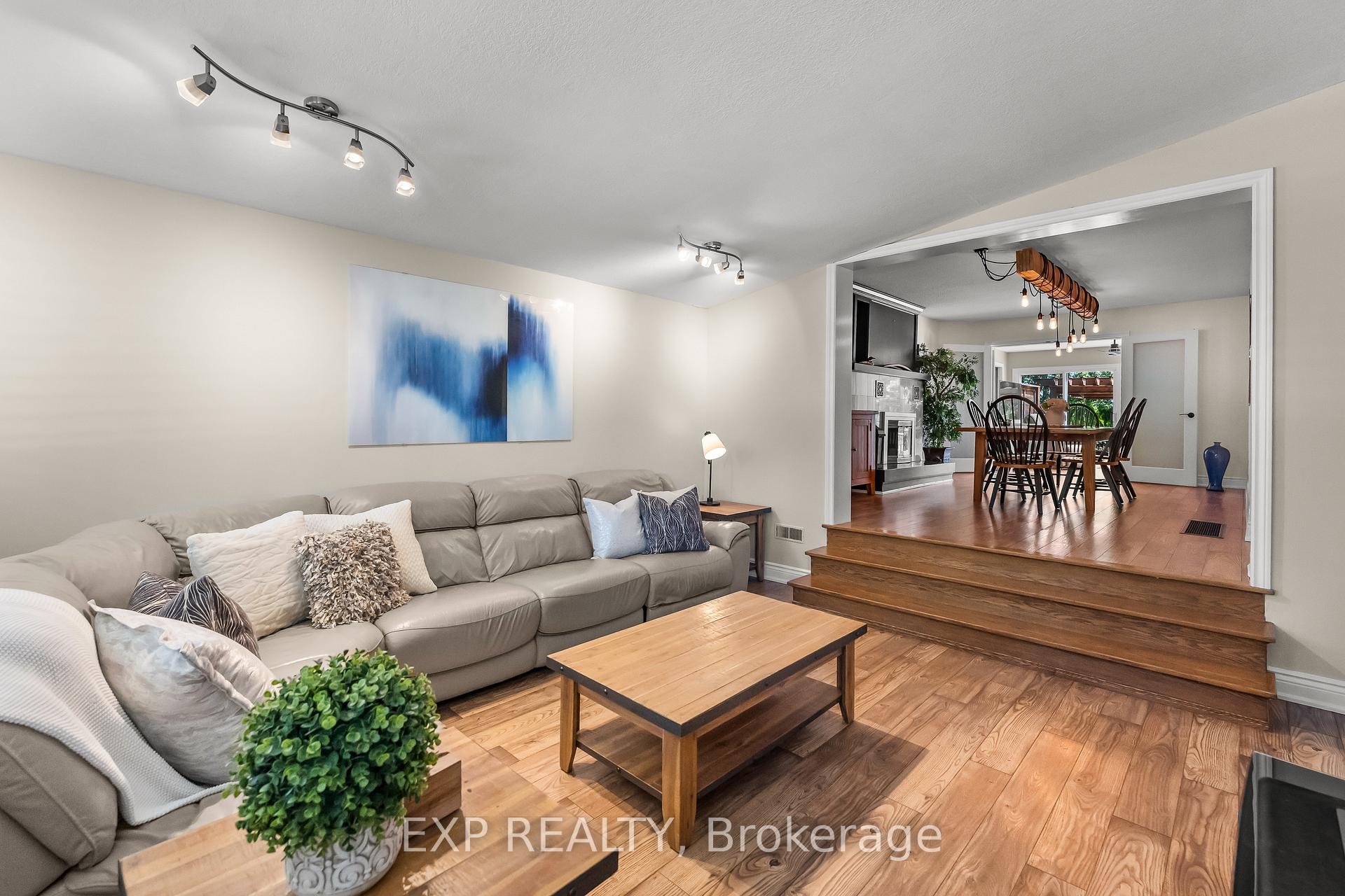 Photo 8 of 9 Stella Street, Pelham, Fonthill — HOMEH