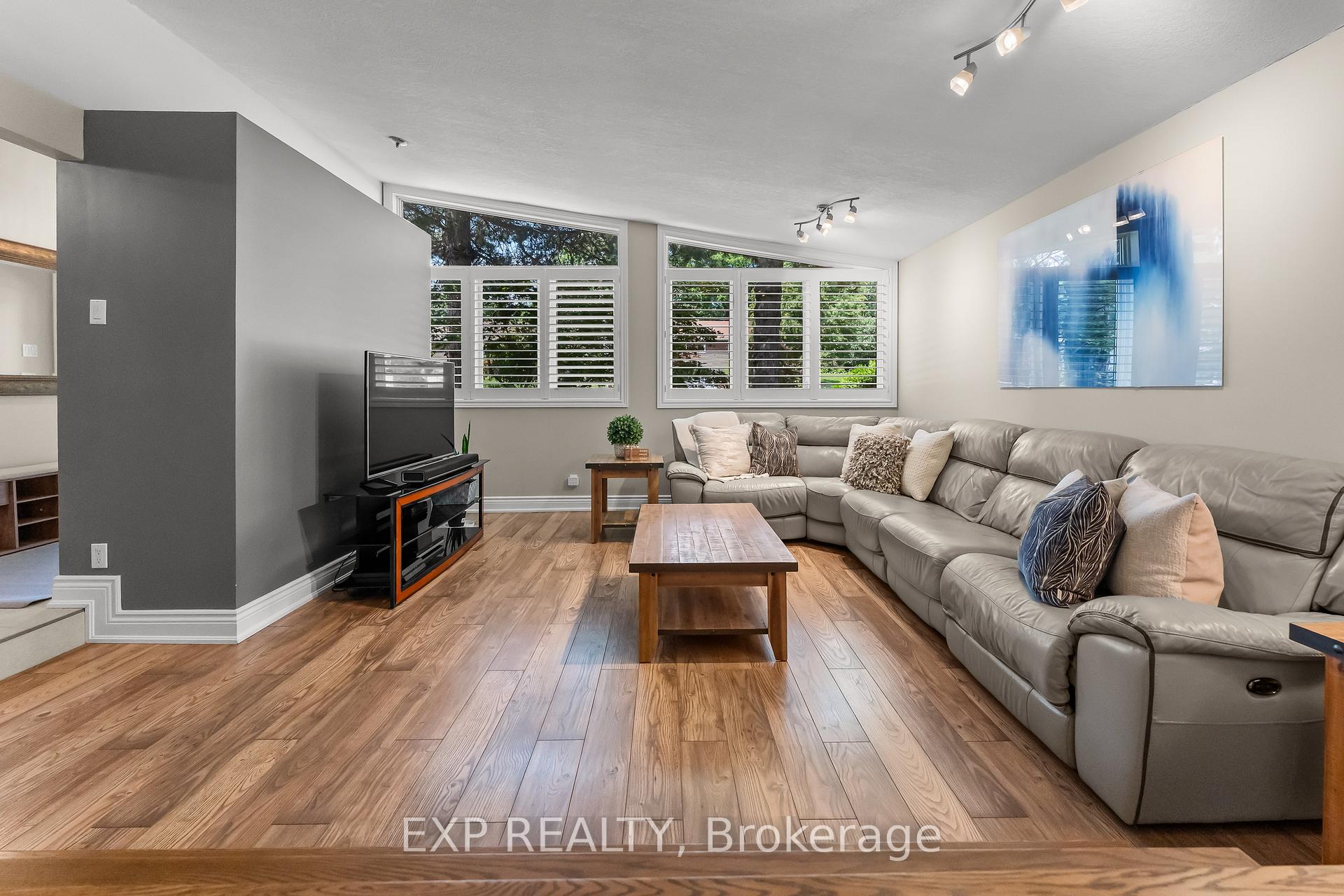 Photo 43 of 9 Stella Street, Pelham, Fonthill — HOMEH