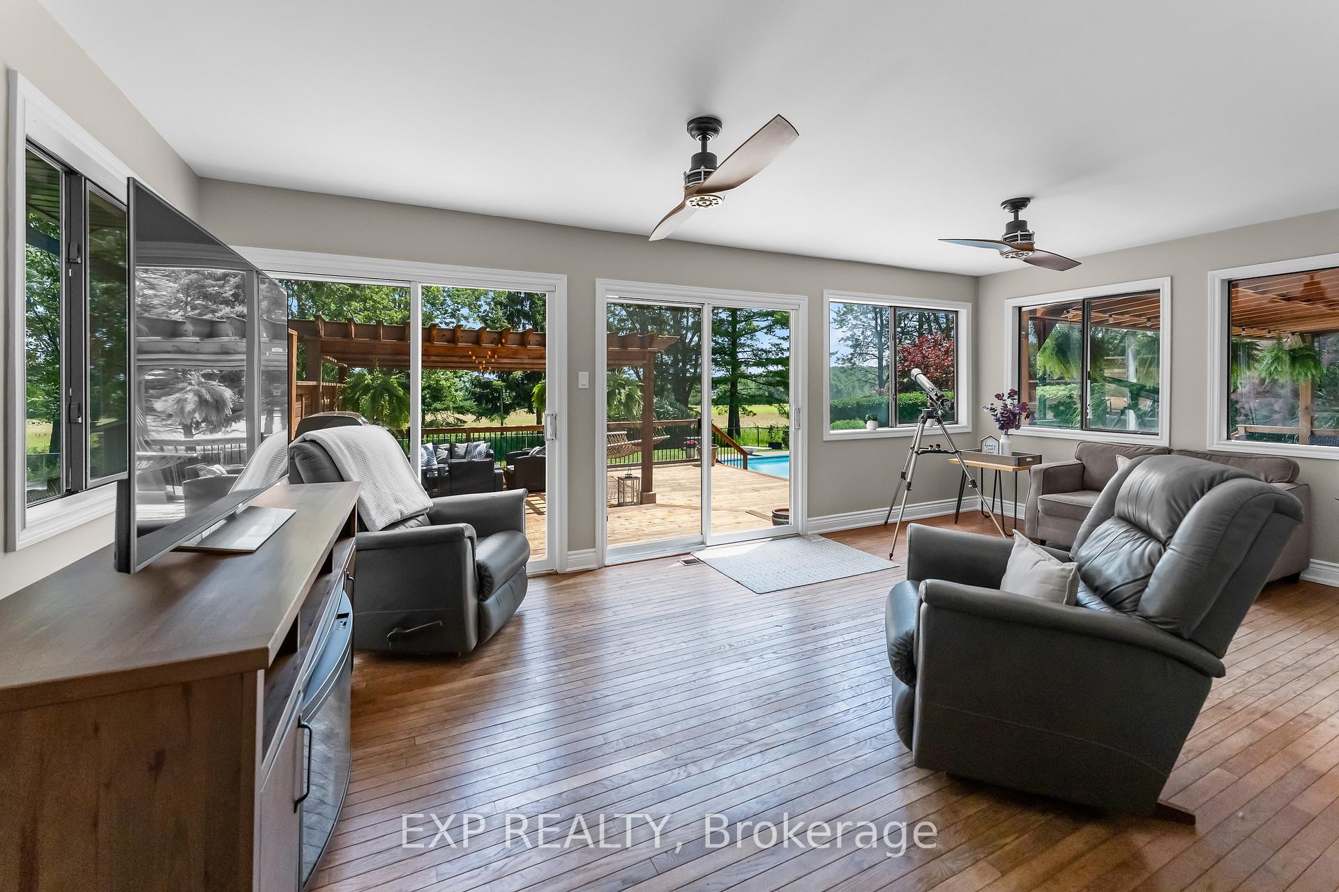 Photo 13 of 9 Stella Street, Pelham, Fonthill — HOMEH