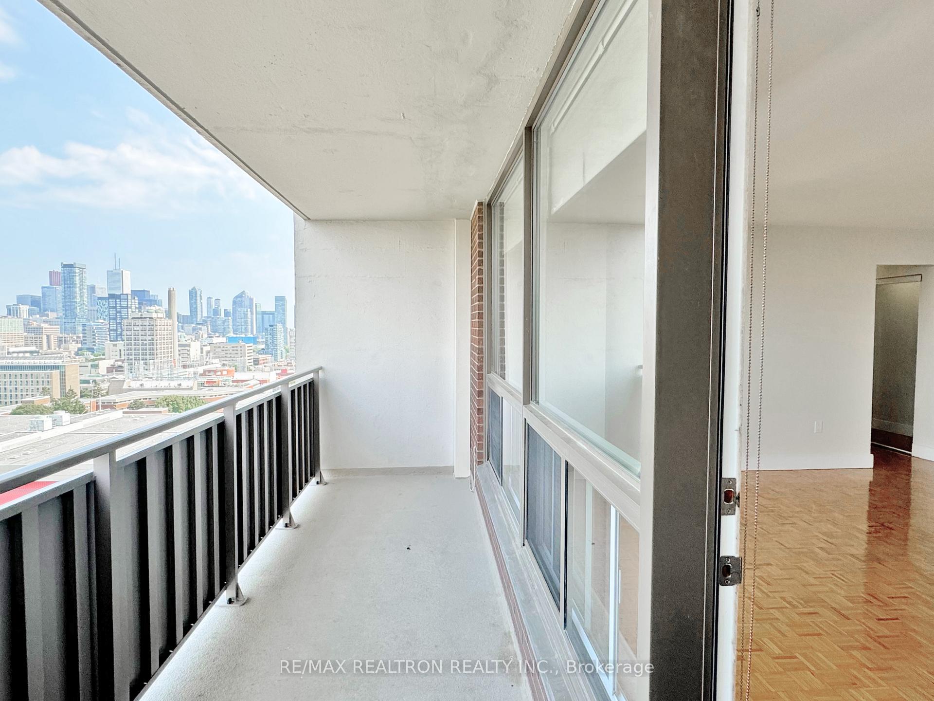 Photo 29 of Unit 1810, 666 Spadina Avenue, Toronto, University — HOMEH