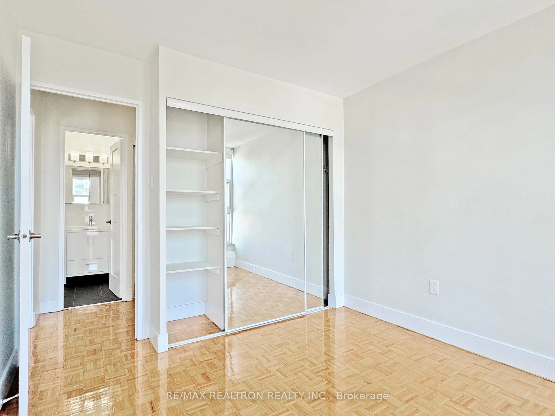 Photo 11 of Unit 1810, 666 Spadina Avenue, Toronto, University — HOMEH